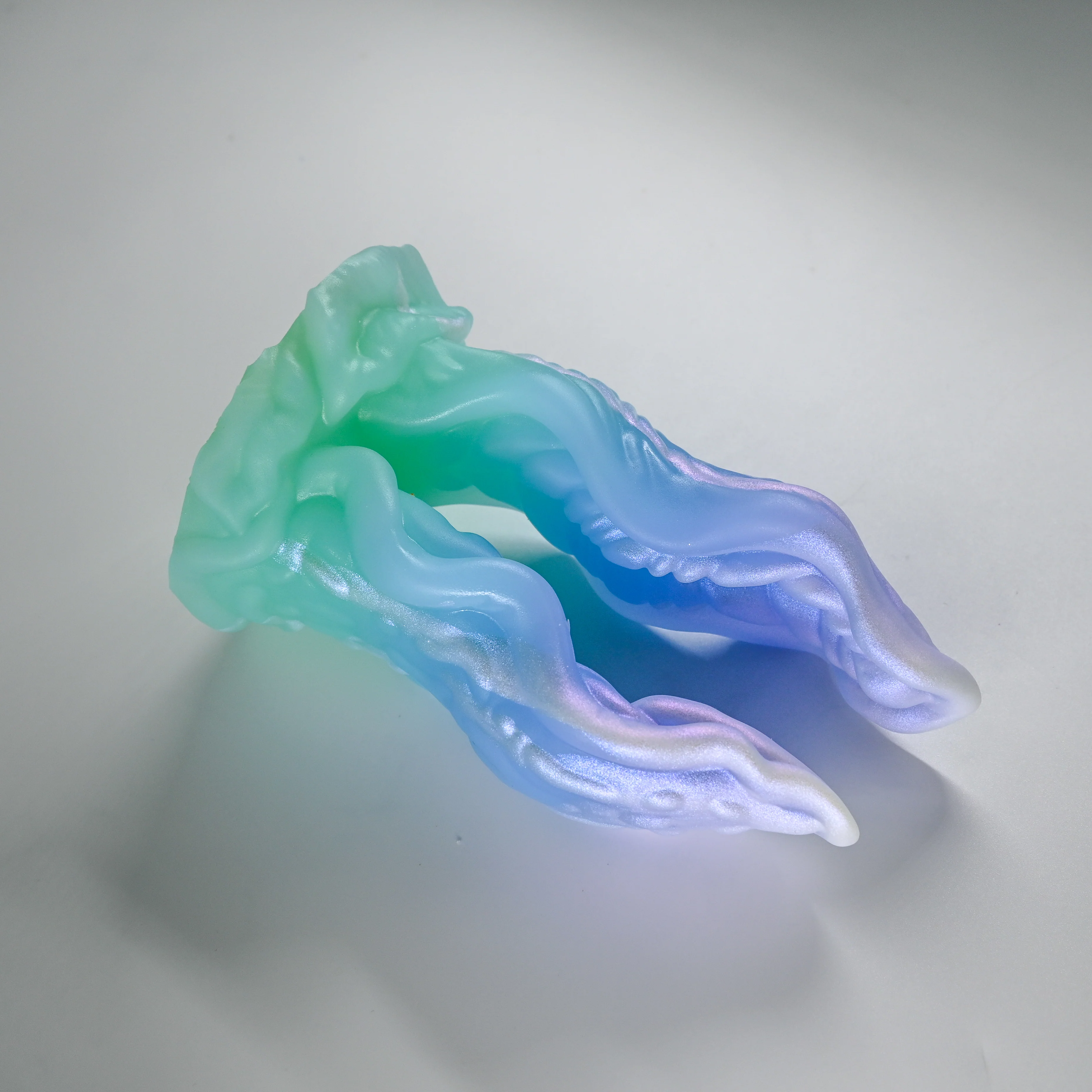 A3MHW56 Alara Medium 0050 UV GITD CS