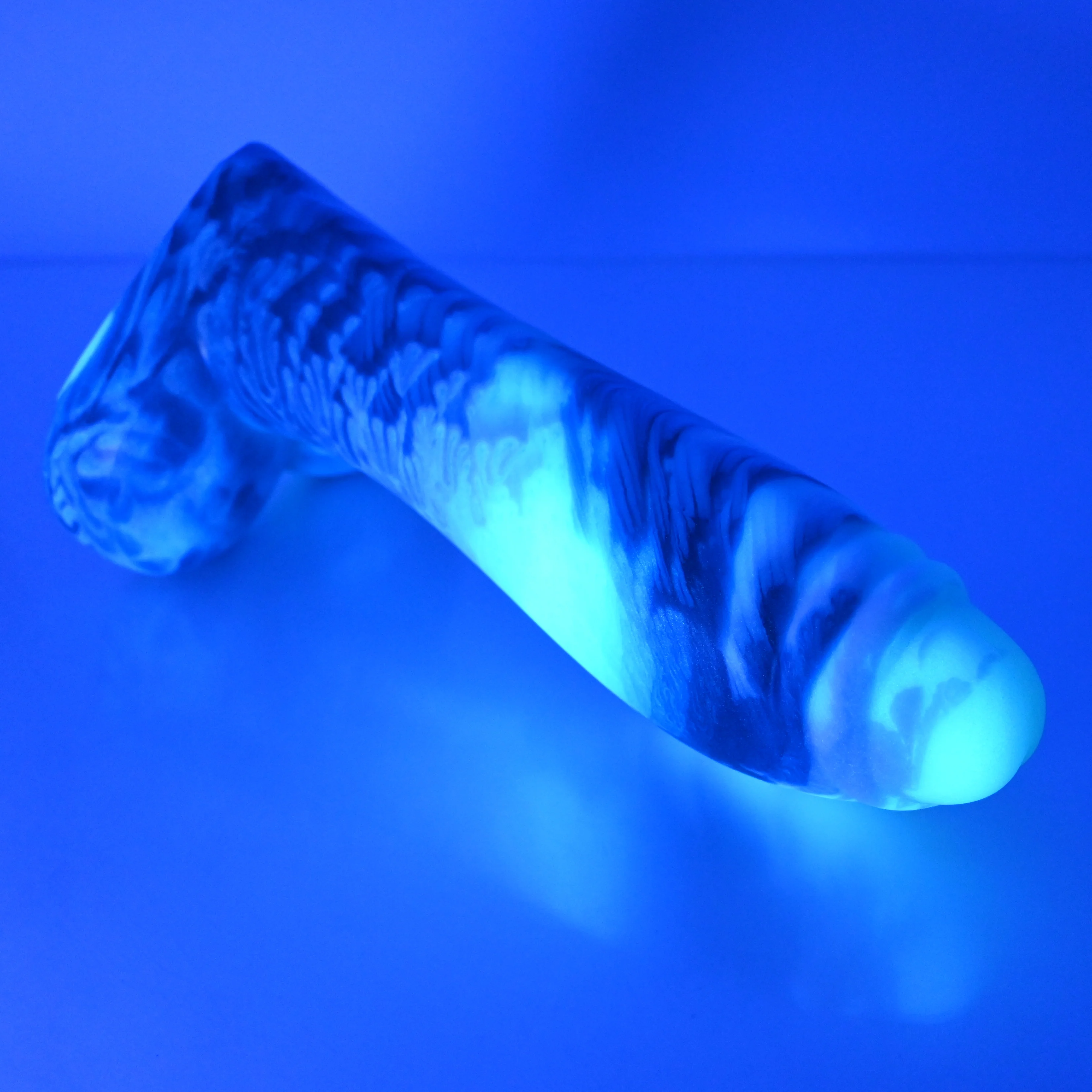 Q4MDP73 Aquus Large 0050 UV GITD - Image 3