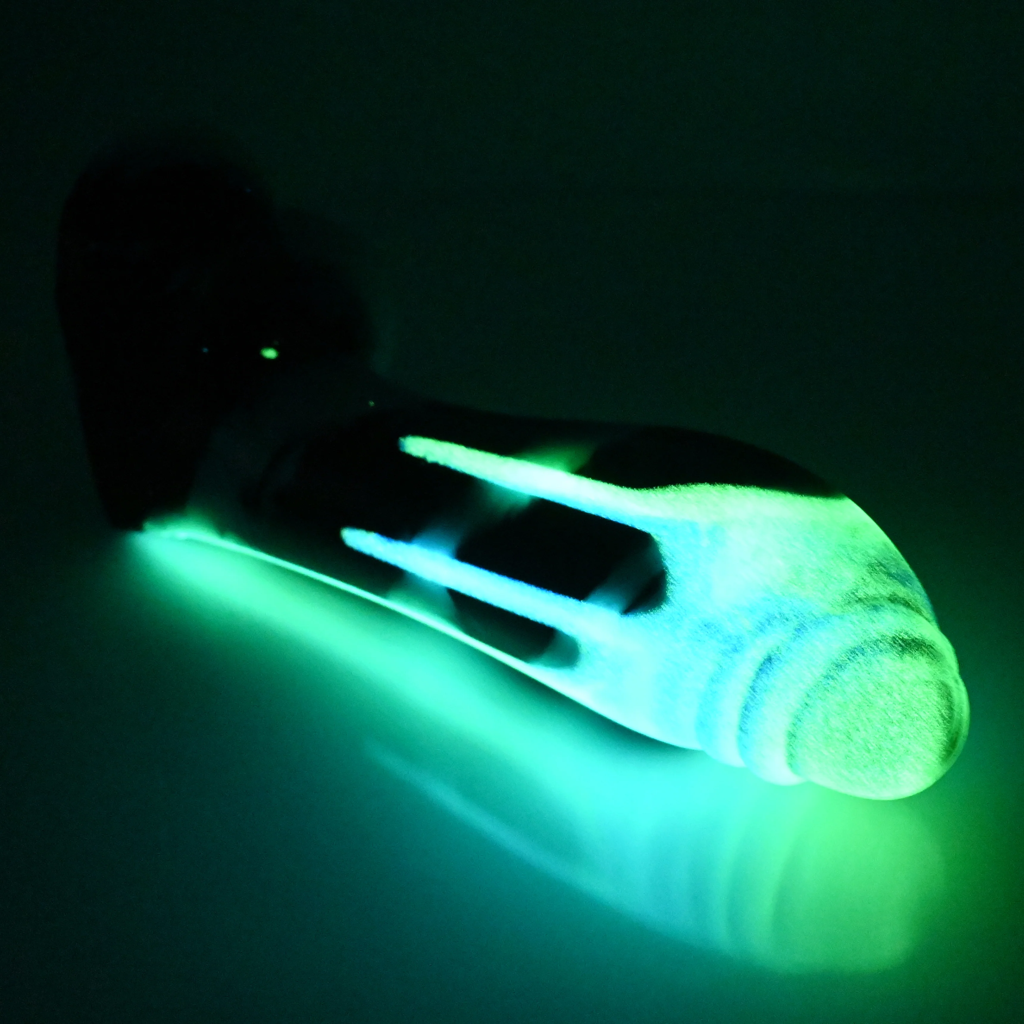 Q3MEE75 Aquus Medium 0050 UV GITD CS - Image 4