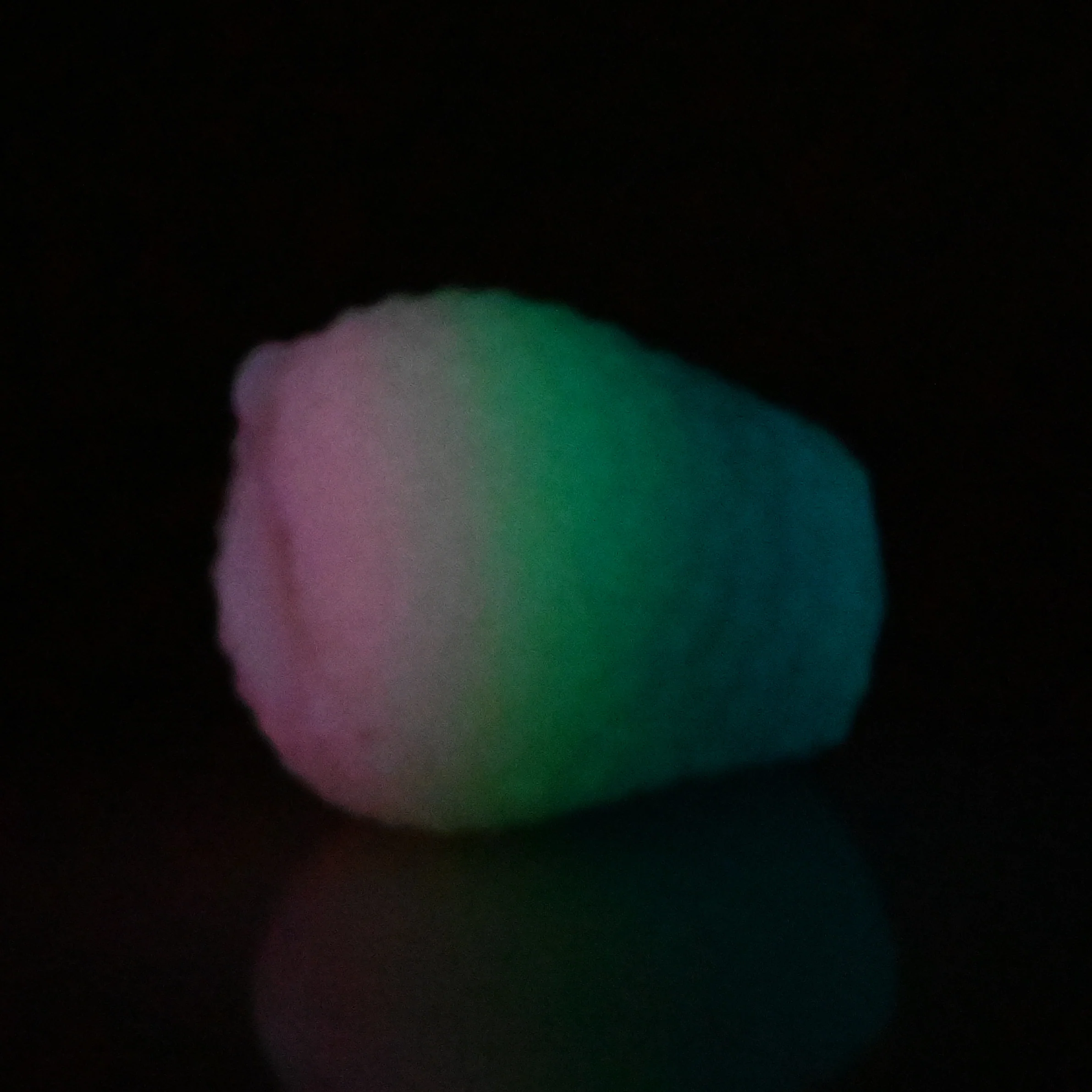 C0XAW30 Jackie O/S Super Soft UV GITD - Image 3
