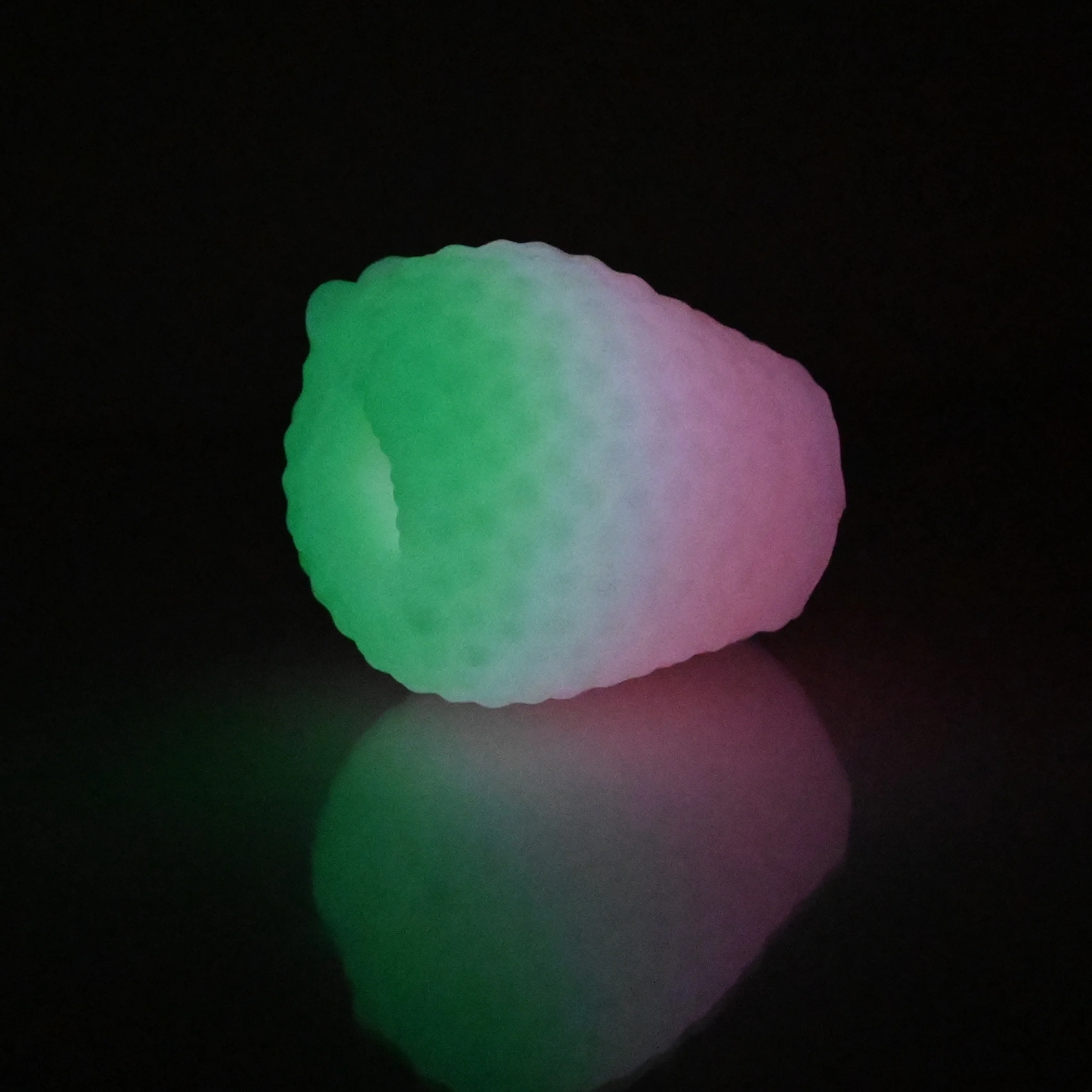 C0XAW47 Jackie O/S Super Soft UV GITD - Image 3