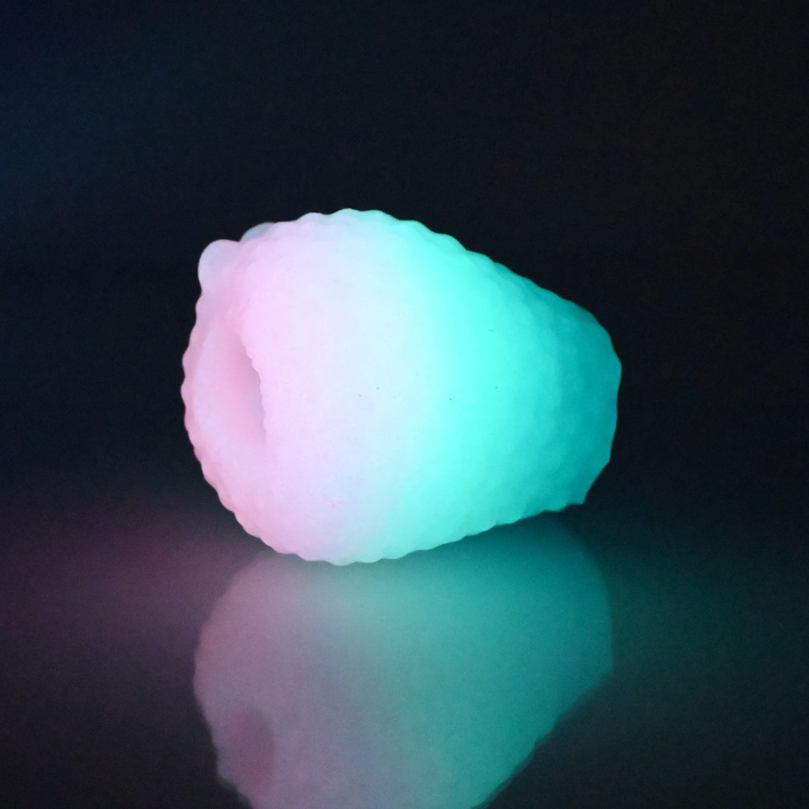 C0XAW49 Jackie O/S Super Soft UV GITD - Image 3