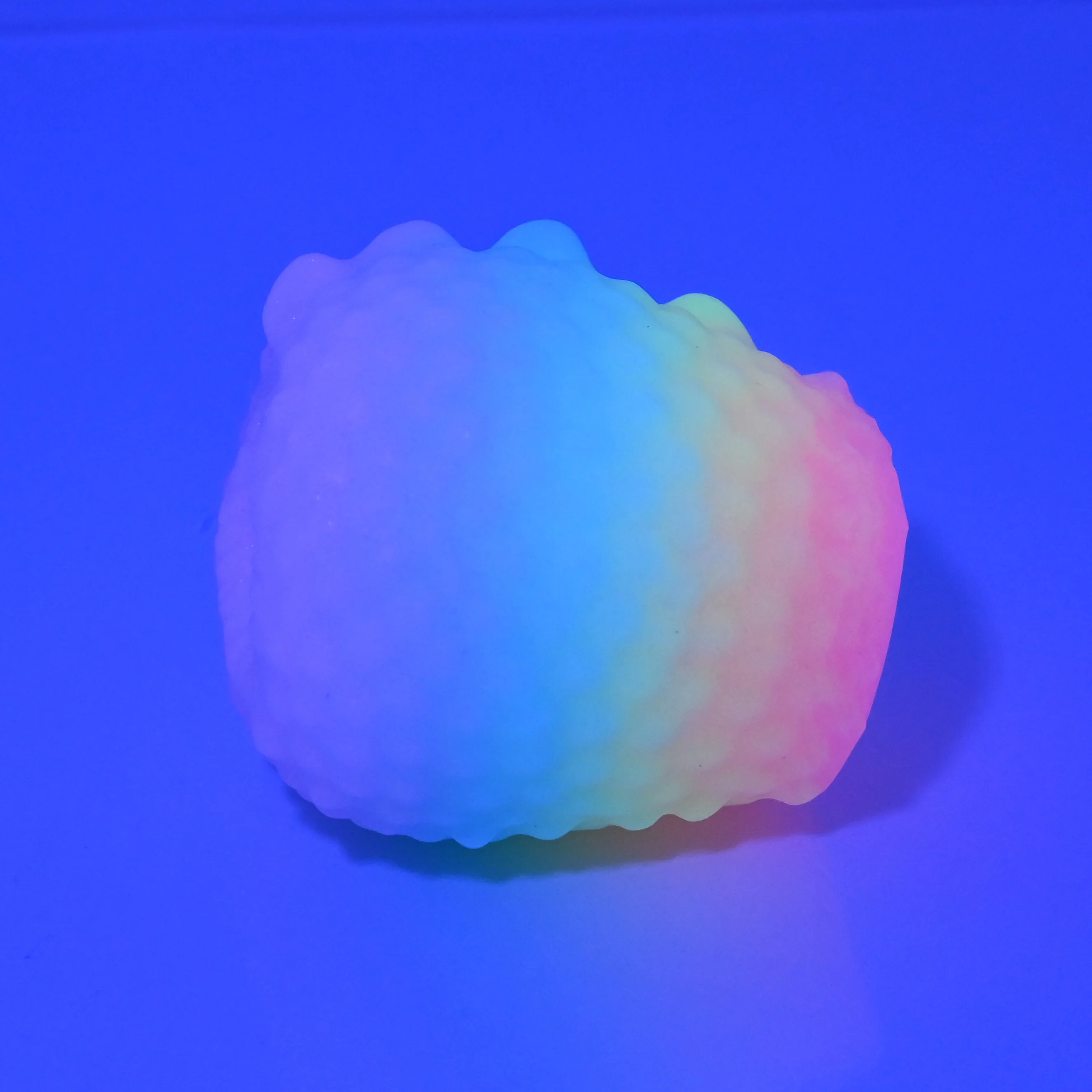 C0XAX24 Jackie O/S Super Soft UV GITD - Image 2