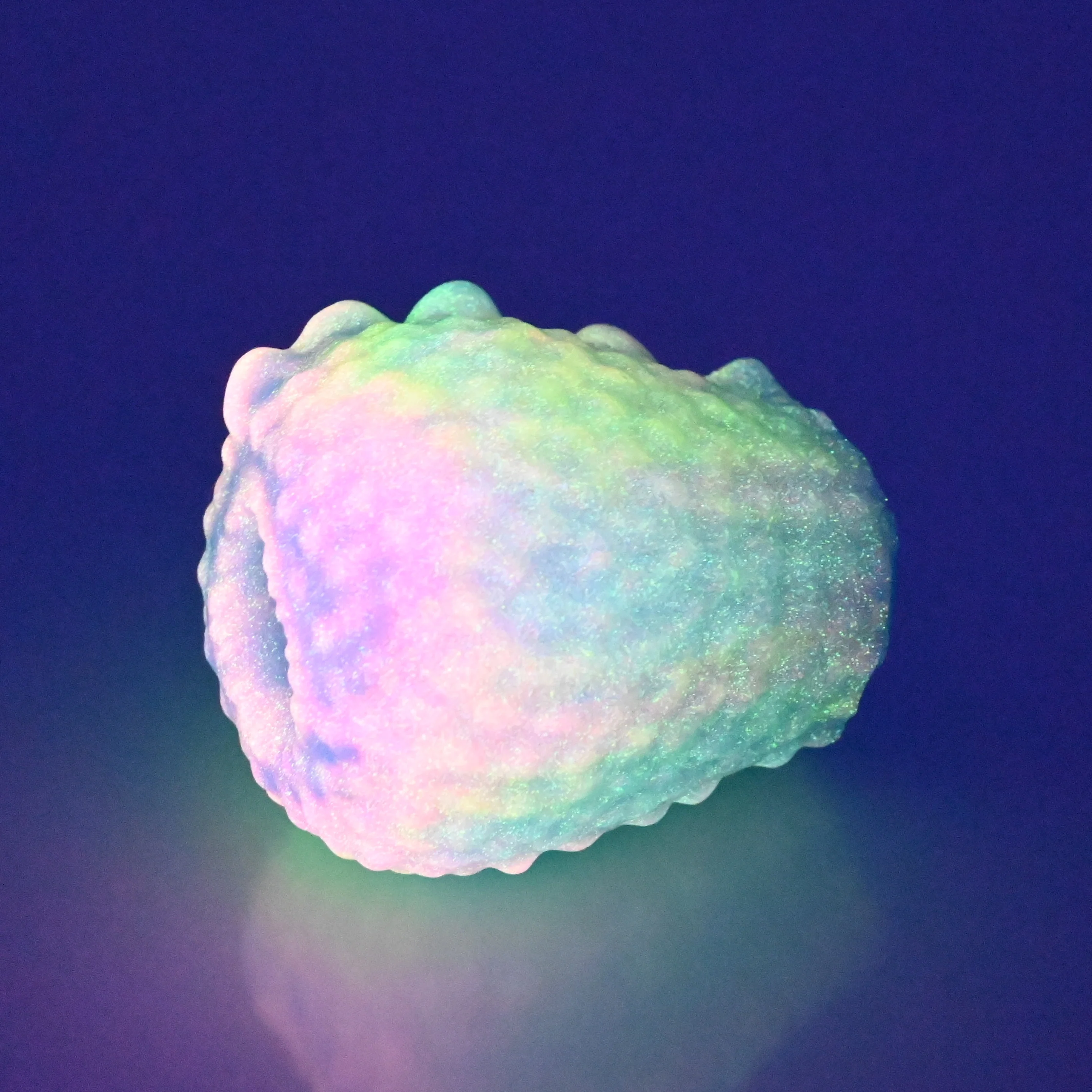 C0XAX43 Jackie O/S Super Soft UV GITD - Image 3
