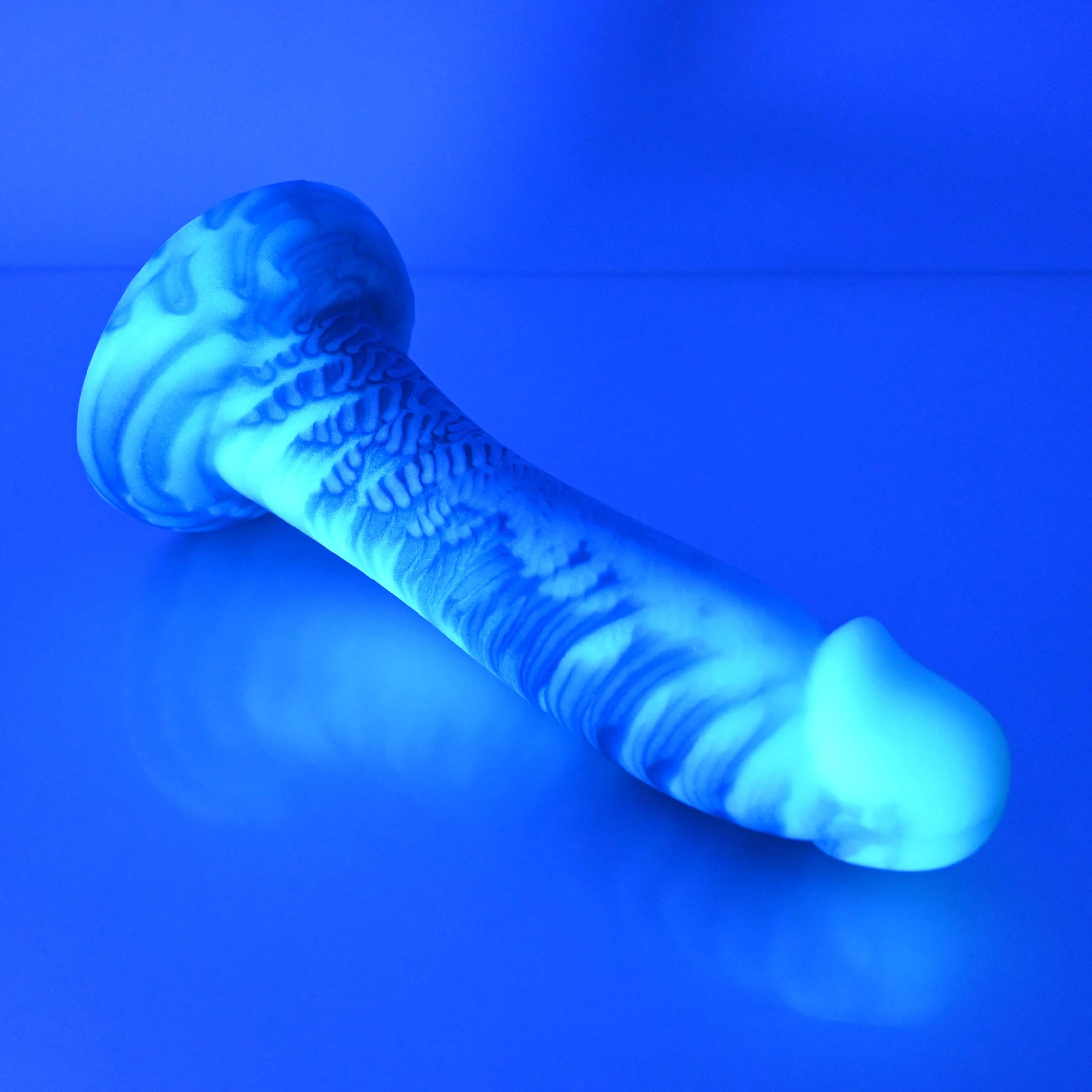 Z3MDQ08 Caelus Medium 0050 UV GITD - Image 3