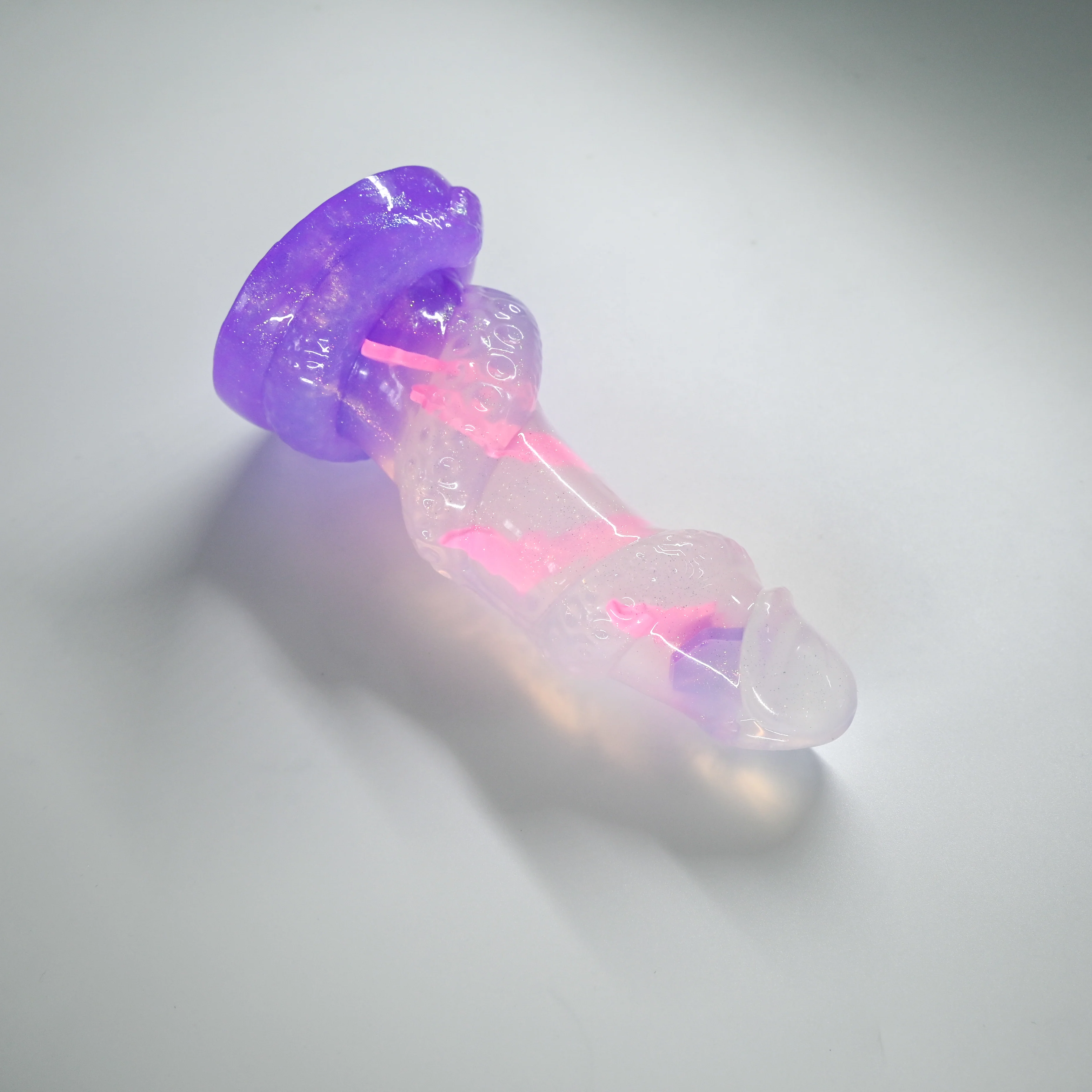 32THQ02 Celia Small NC 0031 UV CS