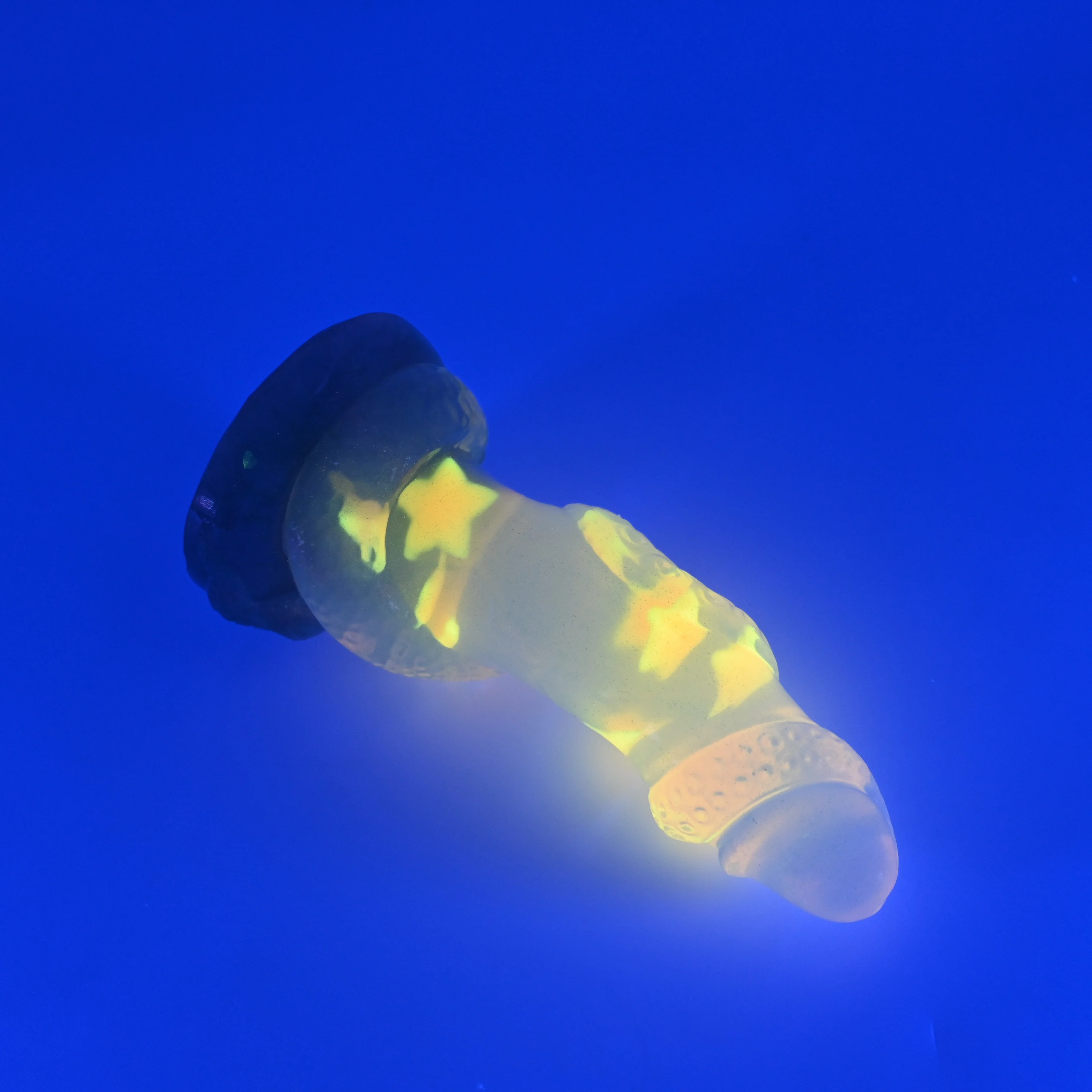32THQ03 Celia Small NC 0031 UV GITD CS - Image 3