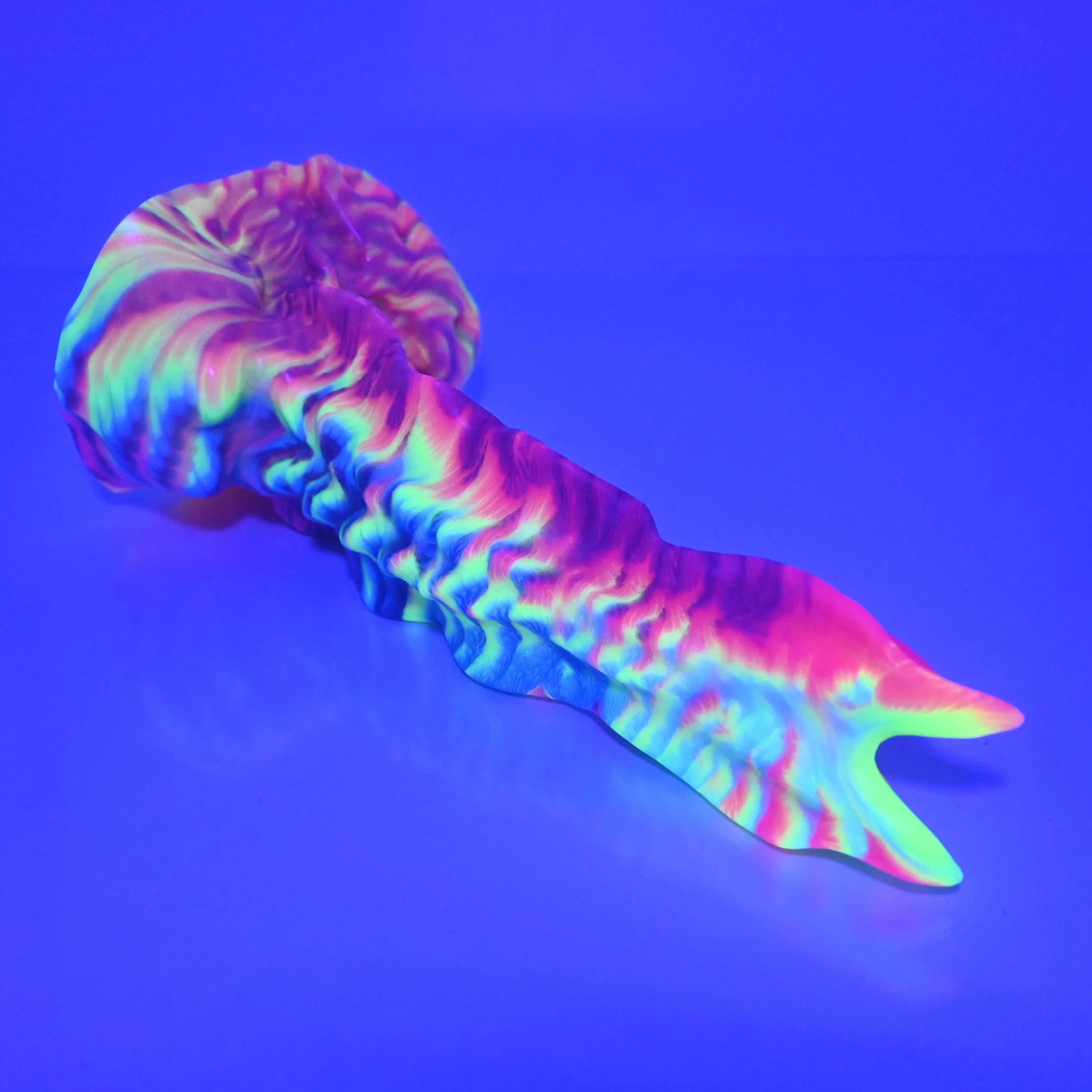 V3MBK71 Snark's Maw Medium 0050 UV GITD - Image 3