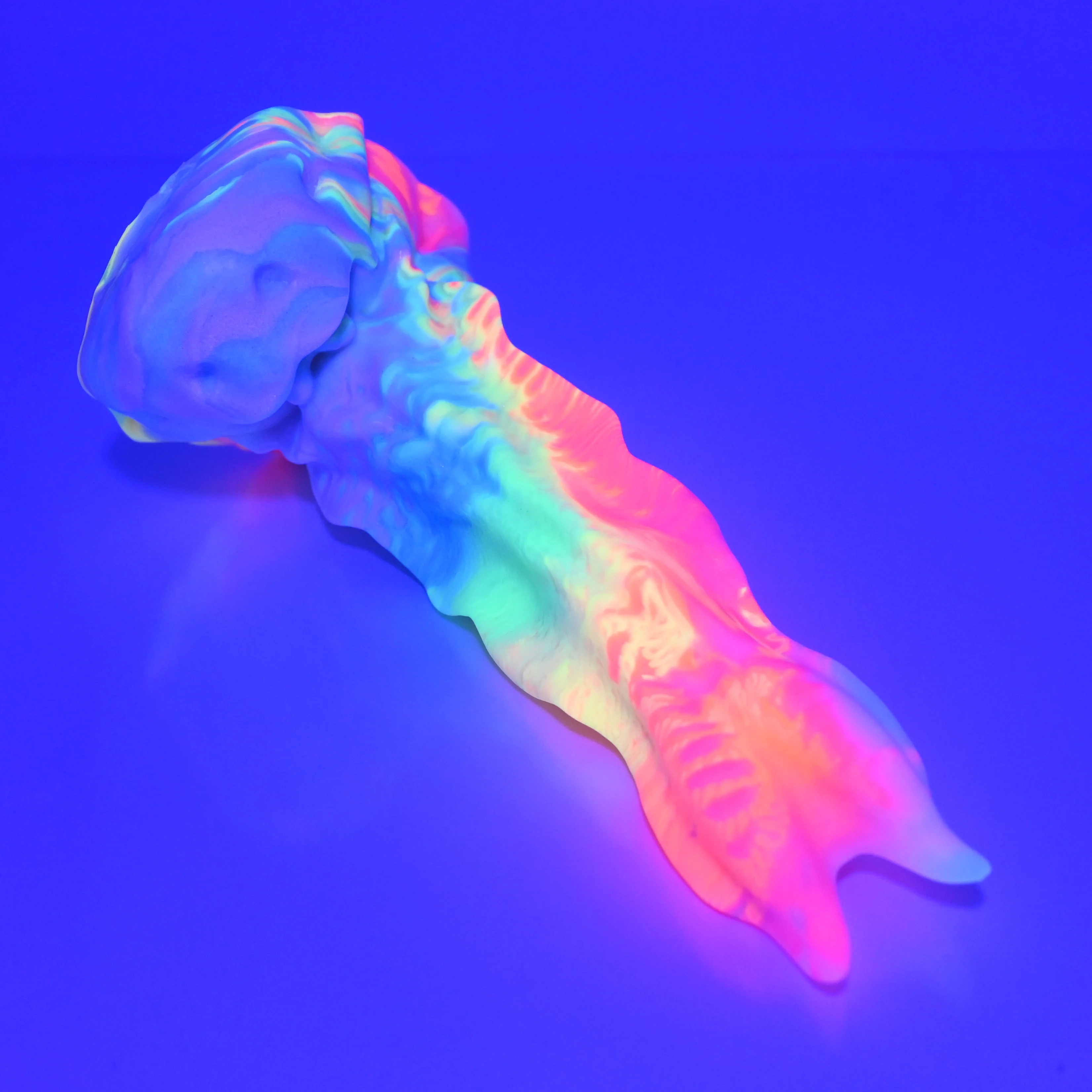 V2SBK61 Snark's Maw Small 0030 UV GITD - Image 3
