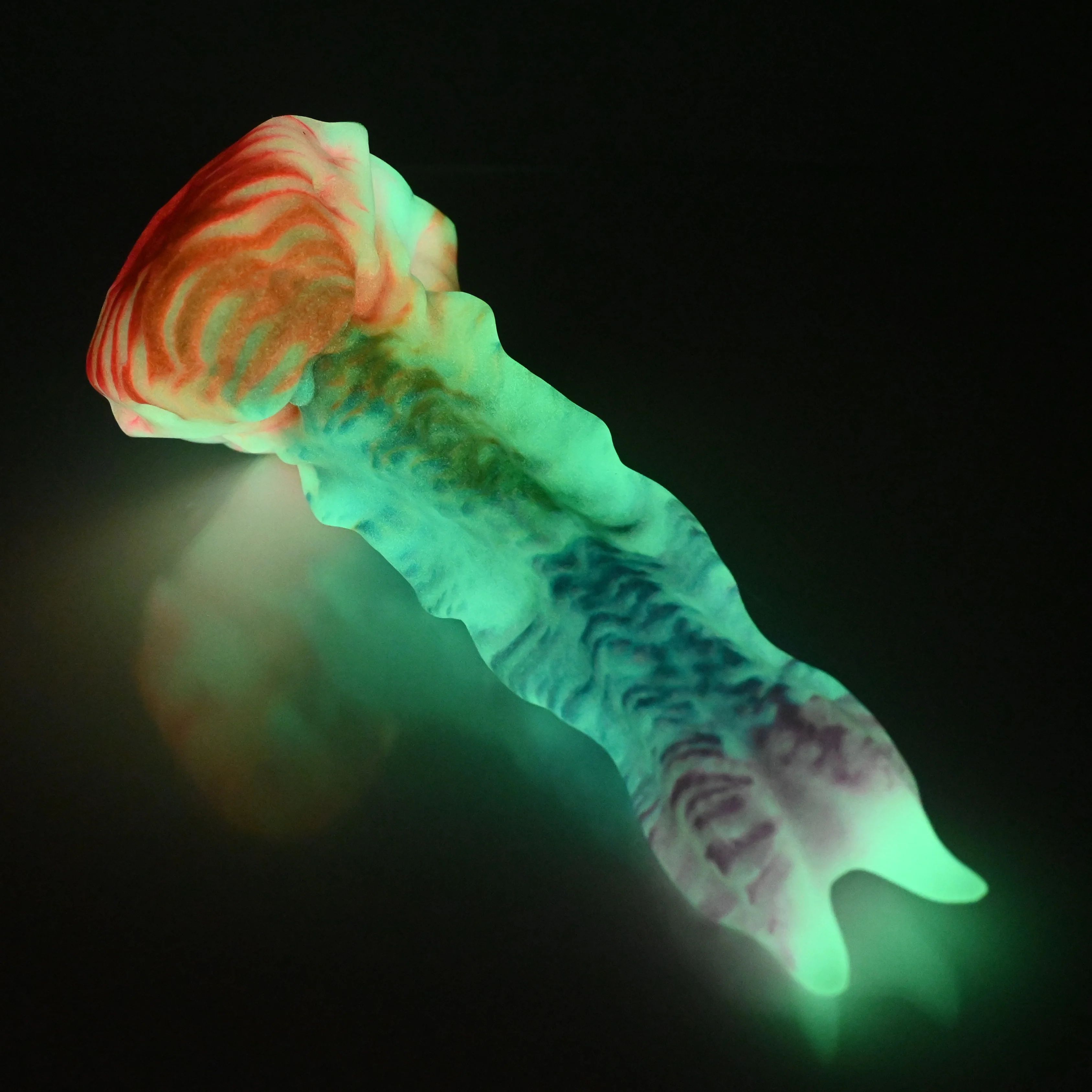 V2SBJ51 Snark's Maw Small Soft UV GITD - Image 4