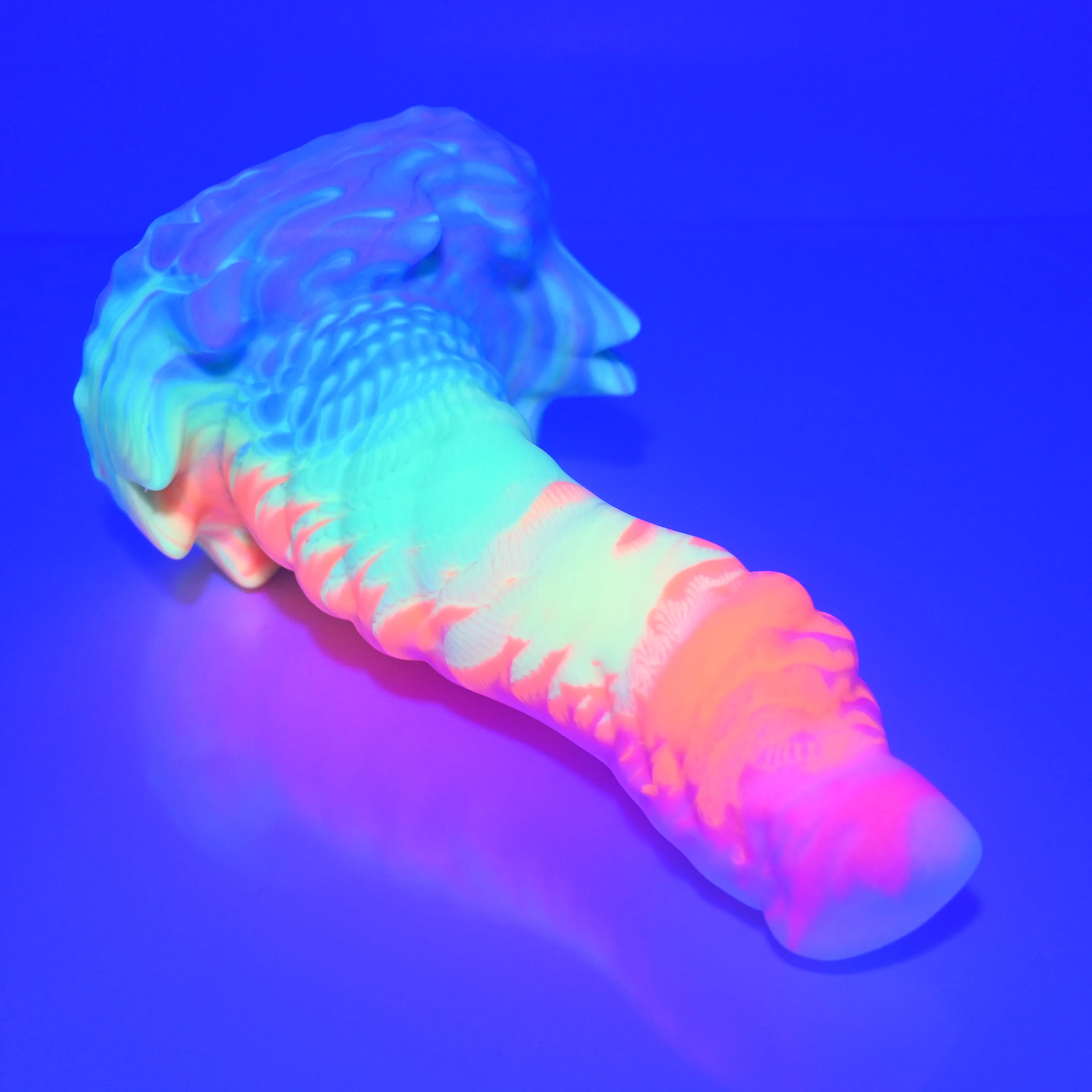 S3SBK36 Snark Medium 0030 UV GITD - Image 3