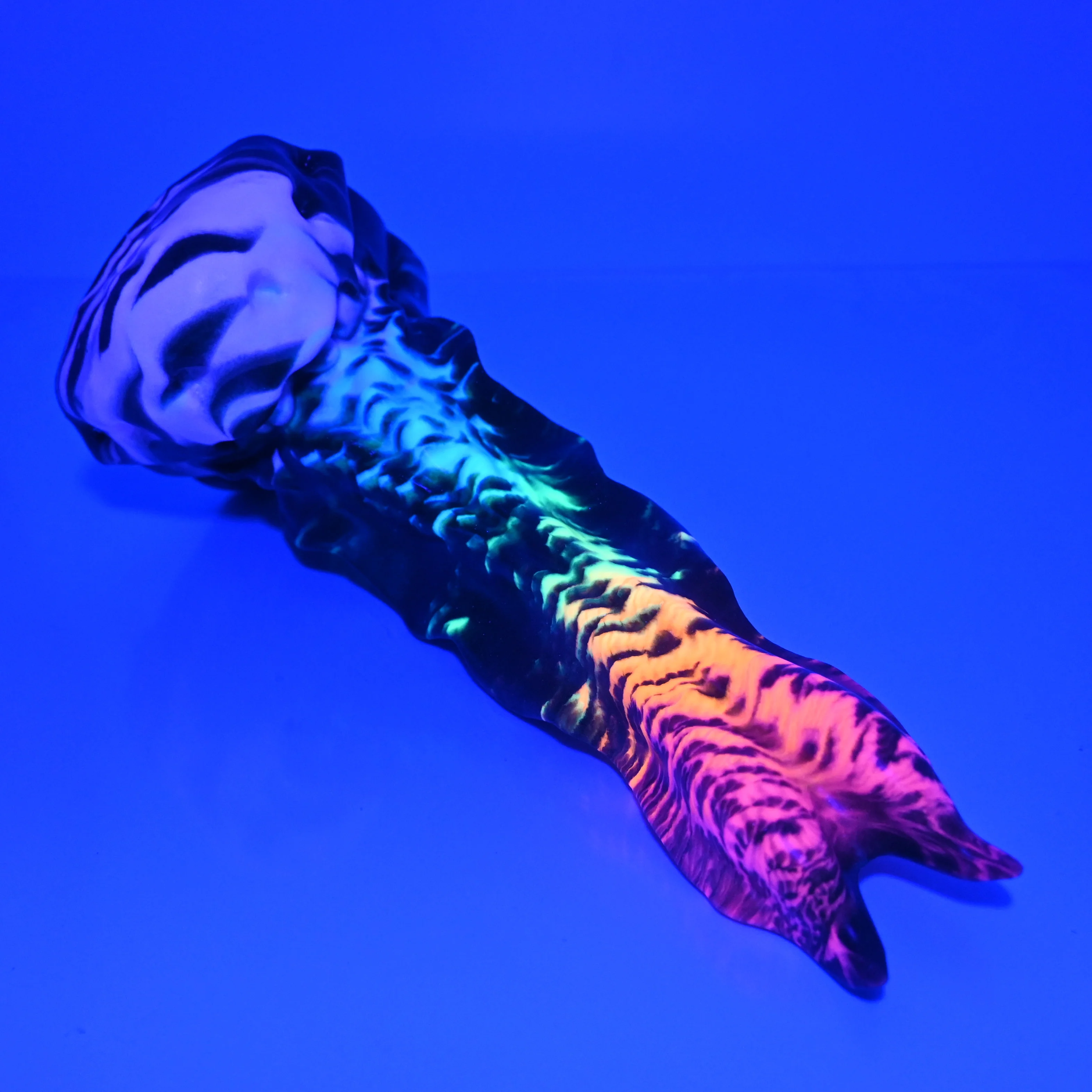 V3MBJ64 Snark's Maw Medium Medium UV GITD - Image 3