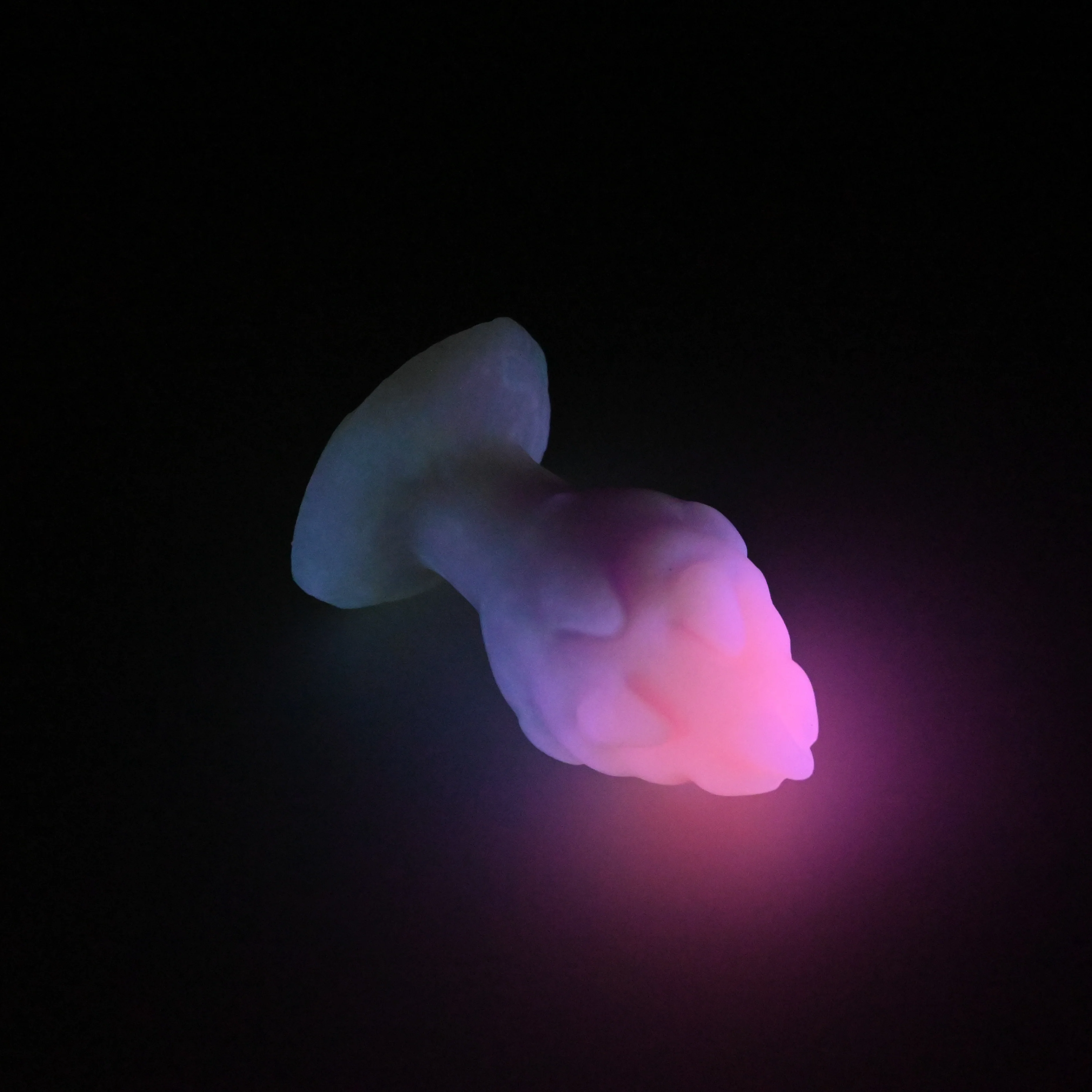 F3MHG92 Dragonfruit Plug Medium 0050 UV GITD - Image 4
