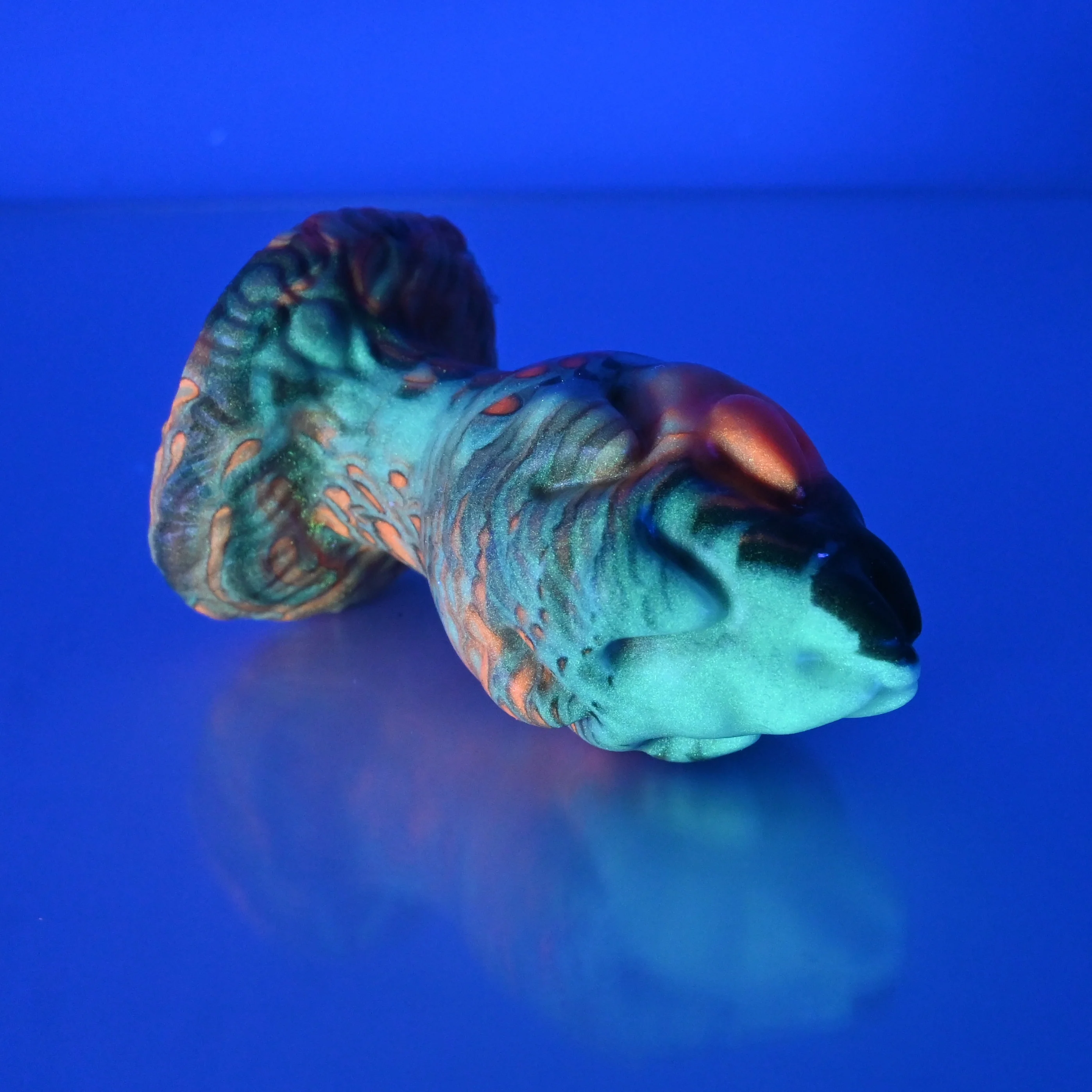 F3SCD27 Dragonfruit Plug Medium 0030 UV GITD - Image 3