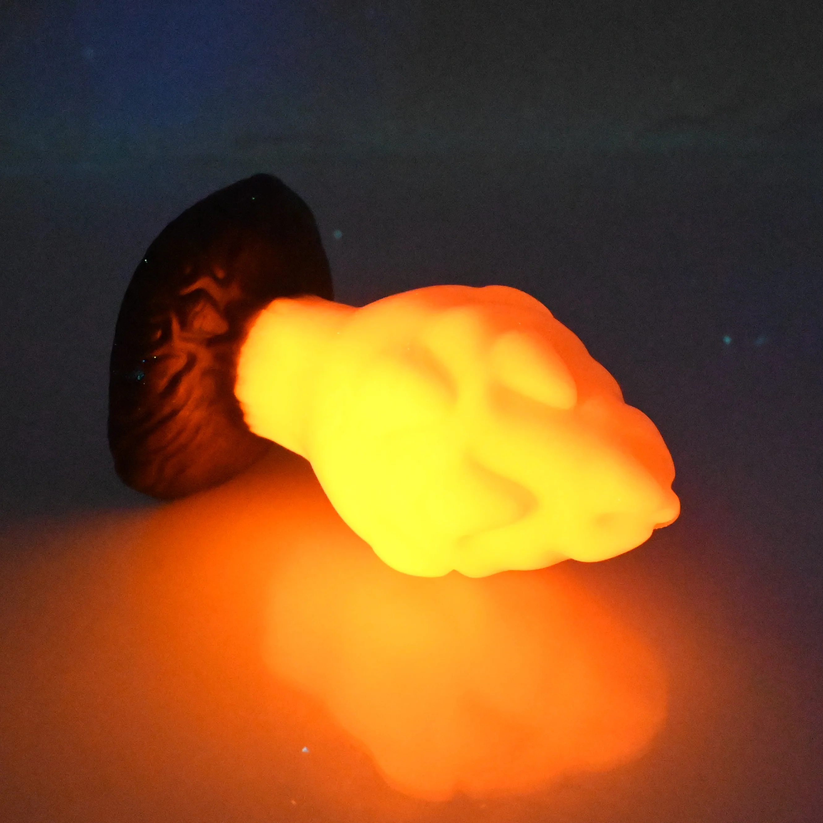 F3SCE75 Dragonfruit Plug Medium 0030 UV GITD - Image 4