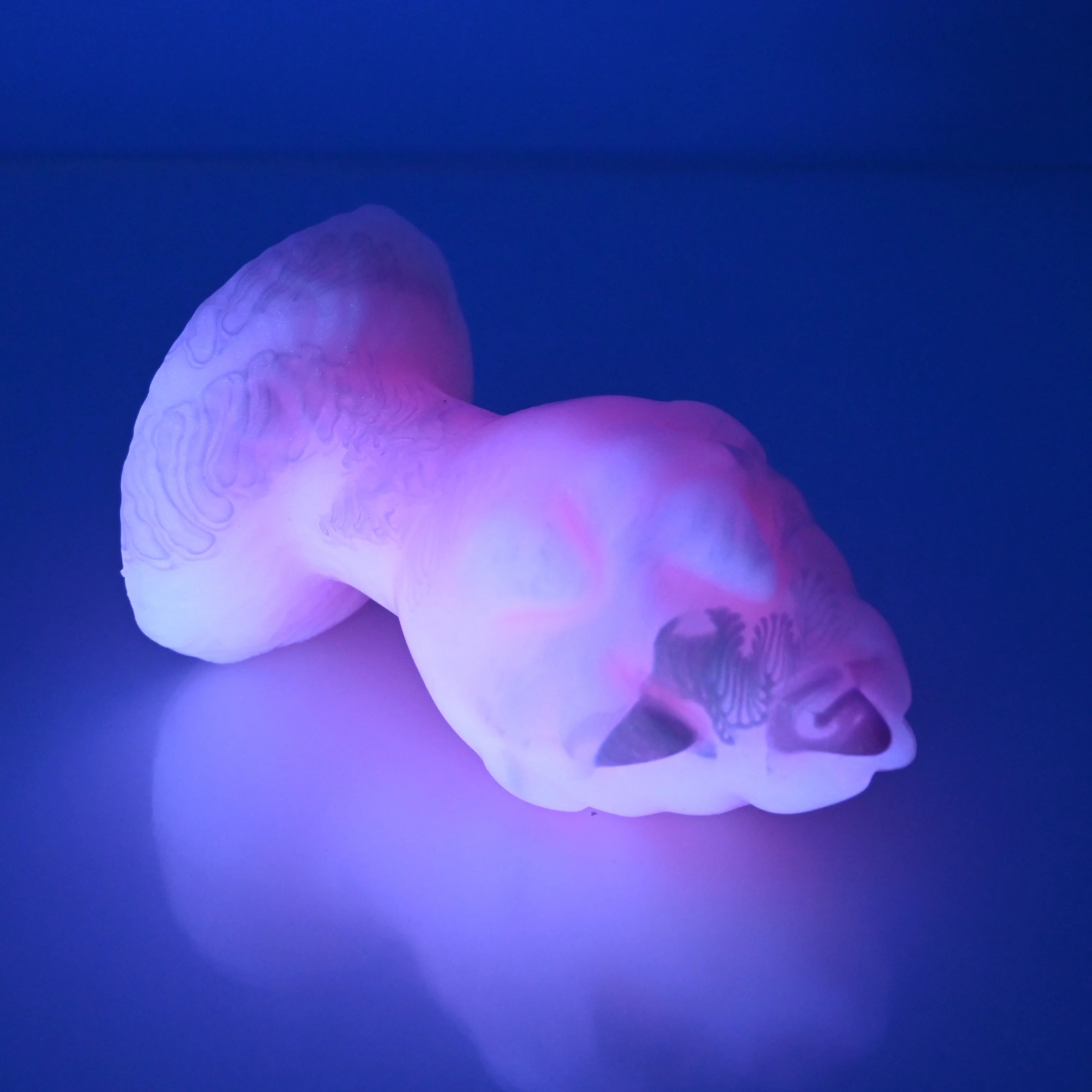 F3SDK97 Dragonfruit Plug Medium 0030 UV GITD - Image 3