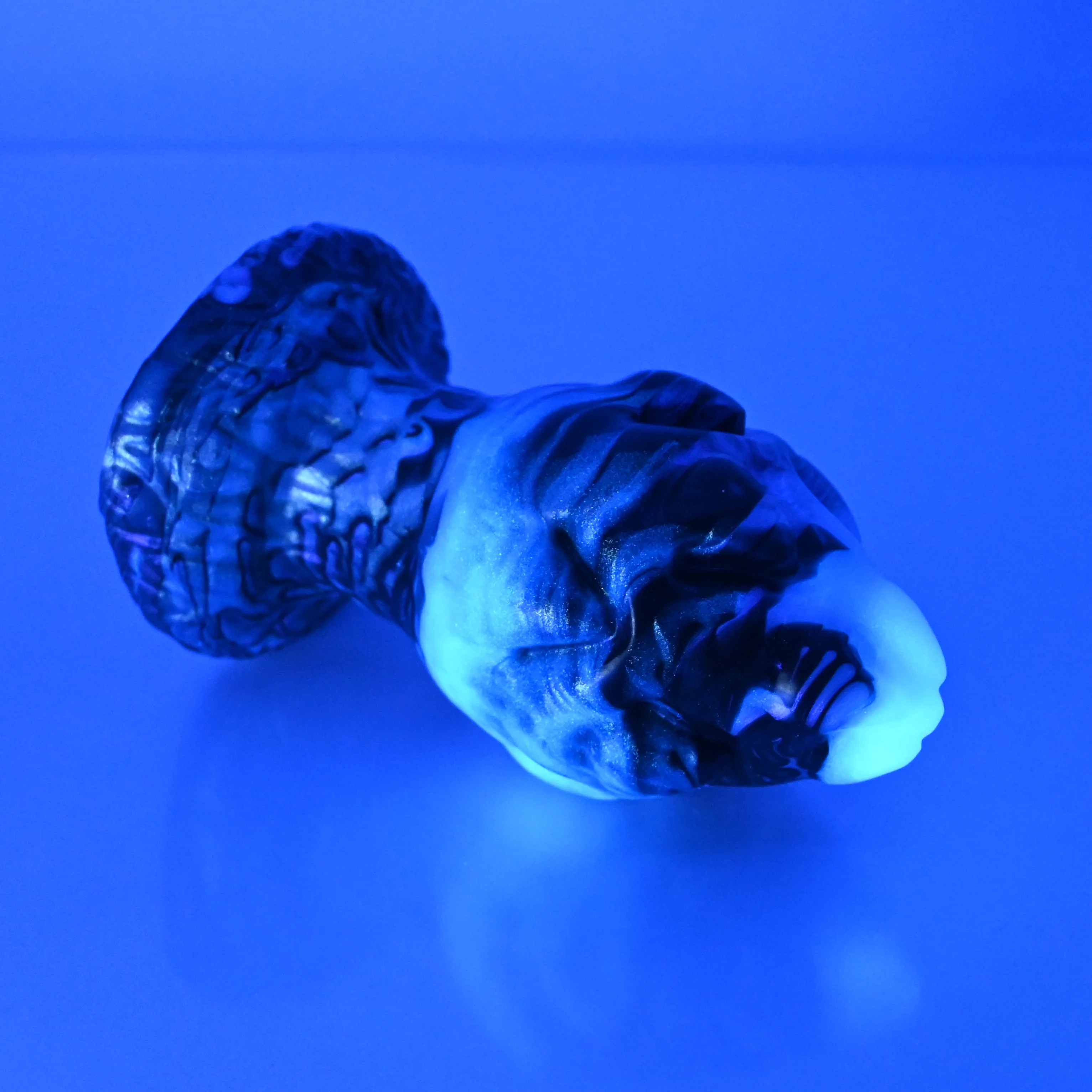 F3MDK98 Dragonfruit Plug Medium 0050 UV GITD CS - Image 3