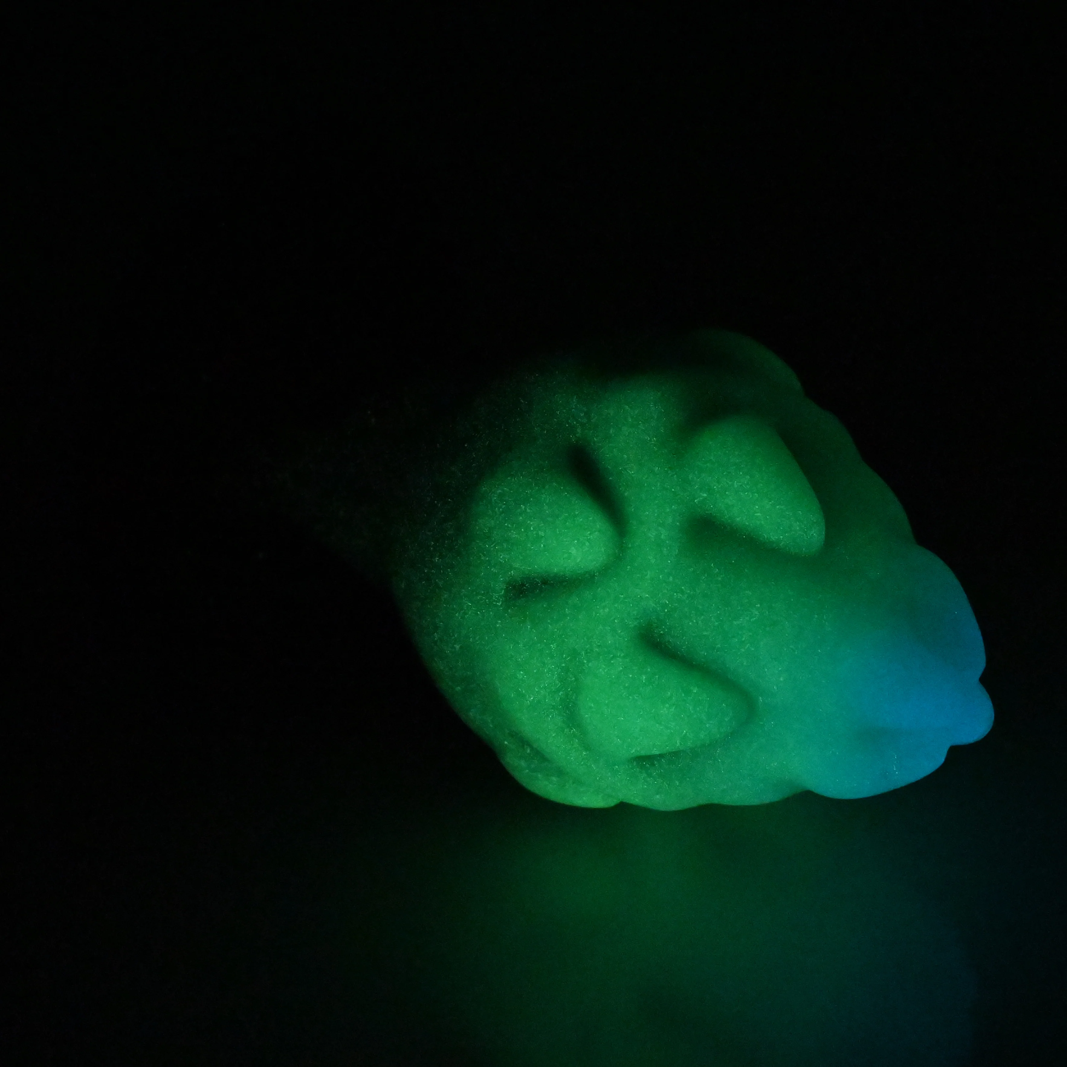 F3SEK89 Dragonfruit Plug Medium 0030 UV GITD - Image 4