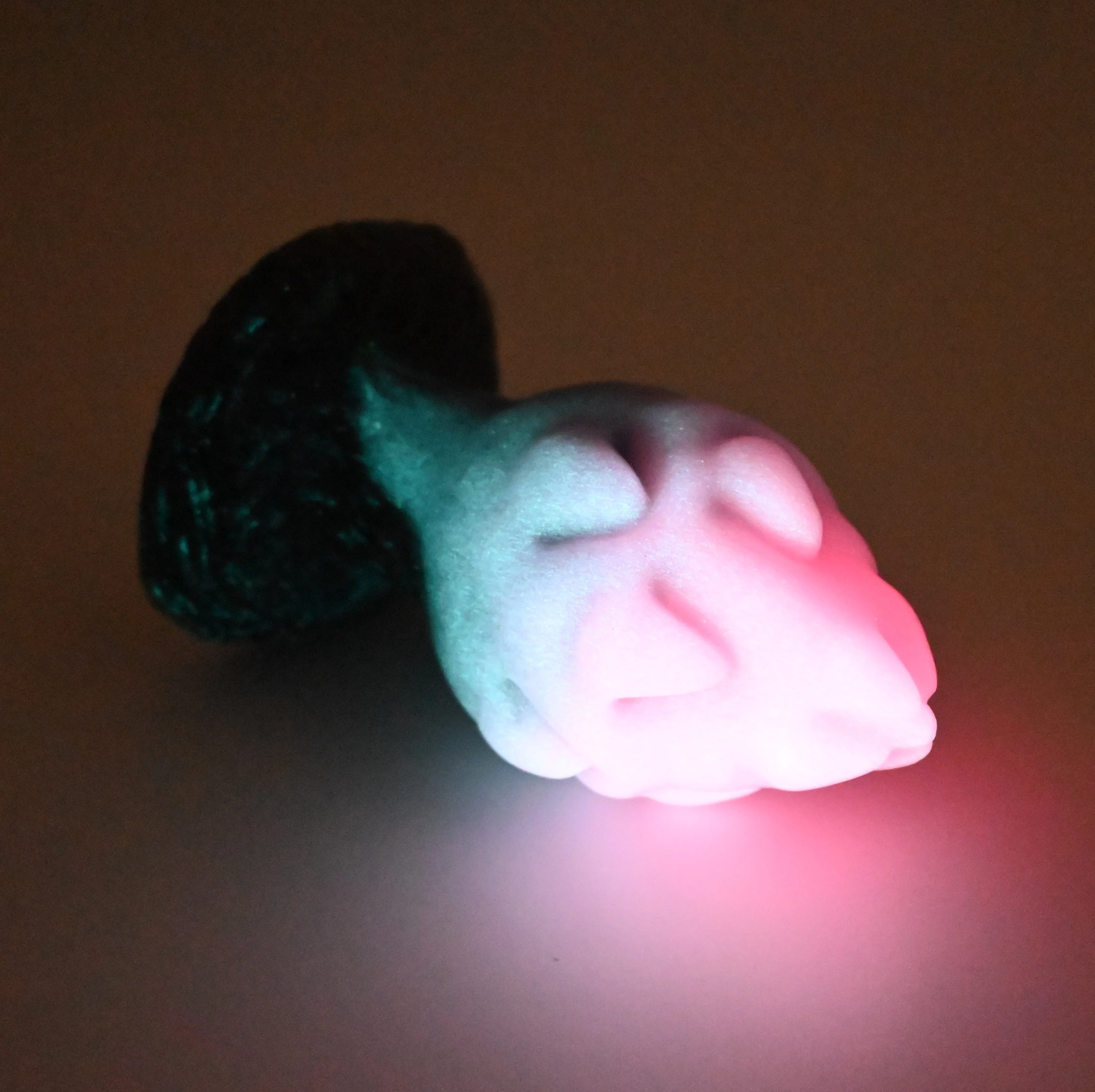 F3SFZ38 Dragonfruit Plug Medium 0030 UV GITD - Image 4