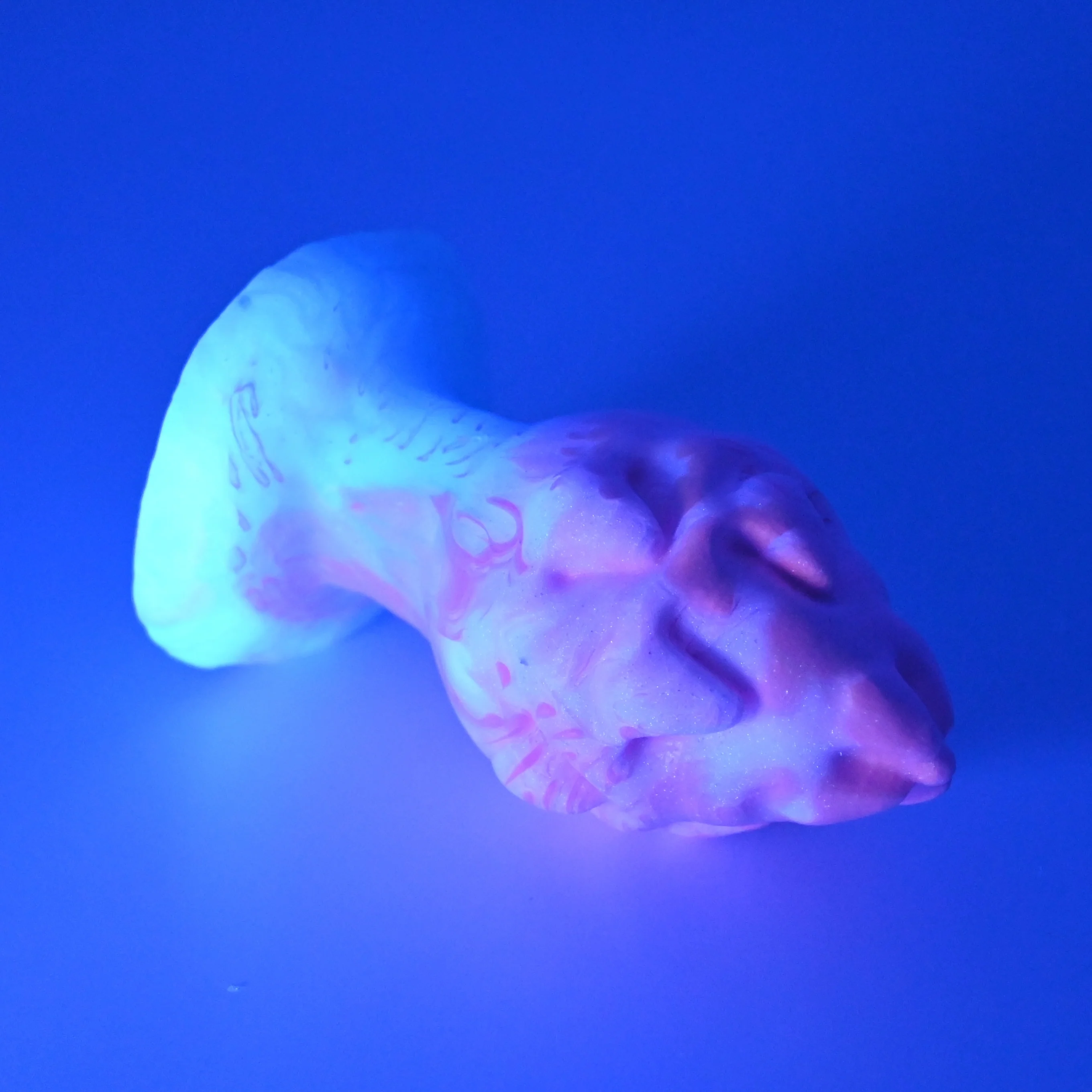 F1SGK67 Dragonfruit Plug Mini 0030 UV GITD - Image 3