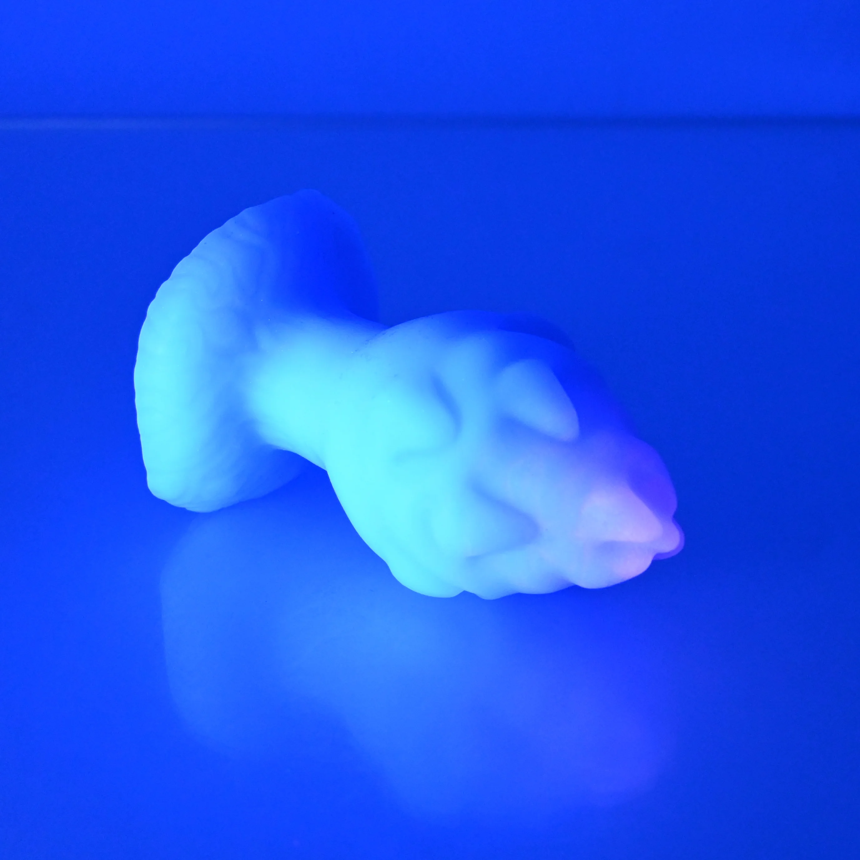 F1MCS48 Dragonfruit Plug Mini 0050 UV GITD - Image 3