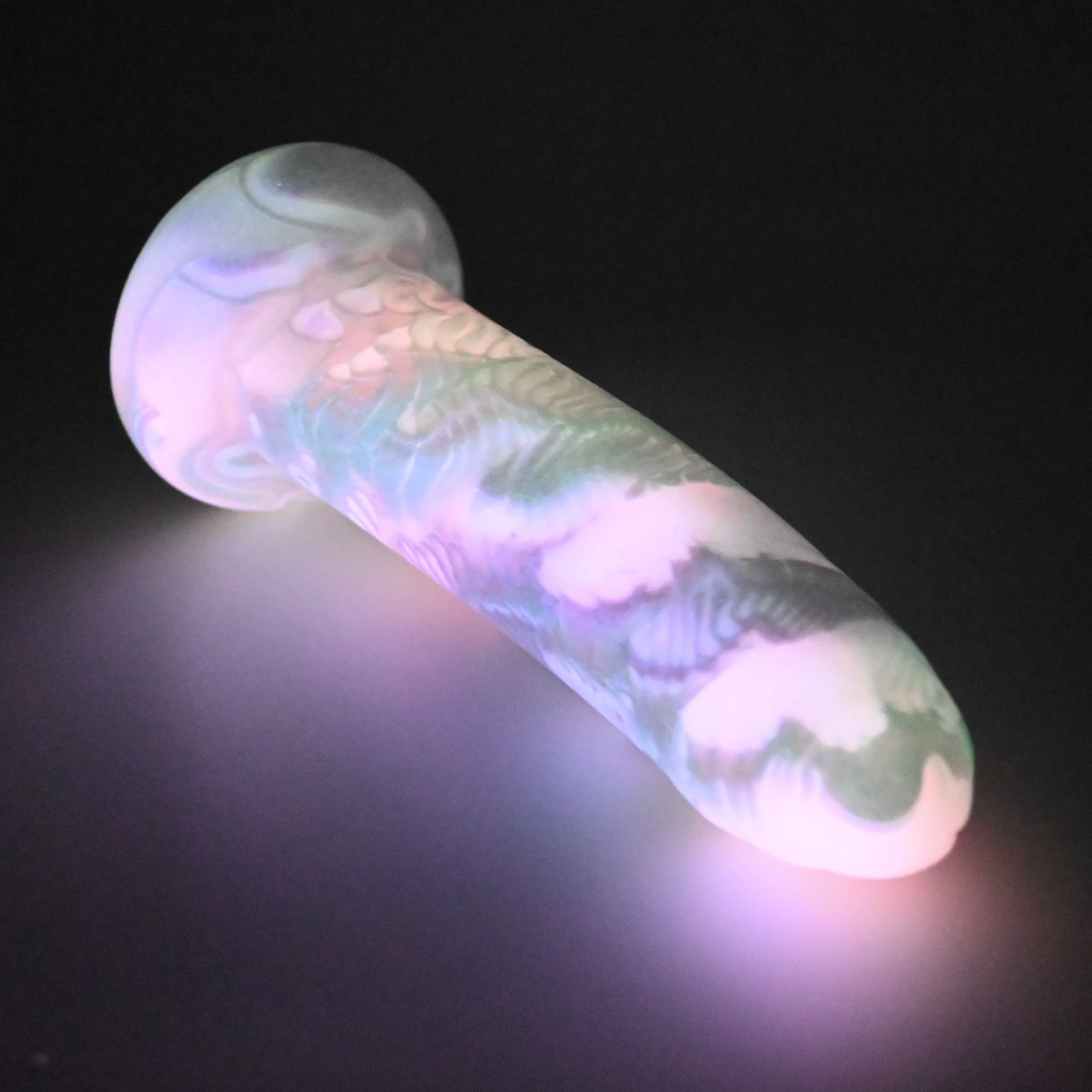 M3MGN07 Ferrus Medium 0050 UV GITD - Image 4