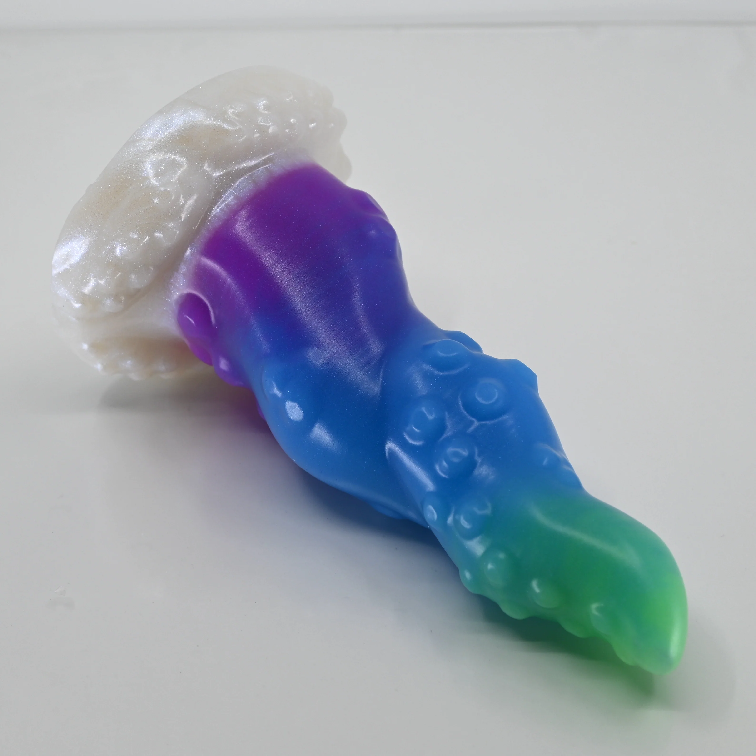N2SBD82 Nereid Small Soft UV GITD *FLOP*