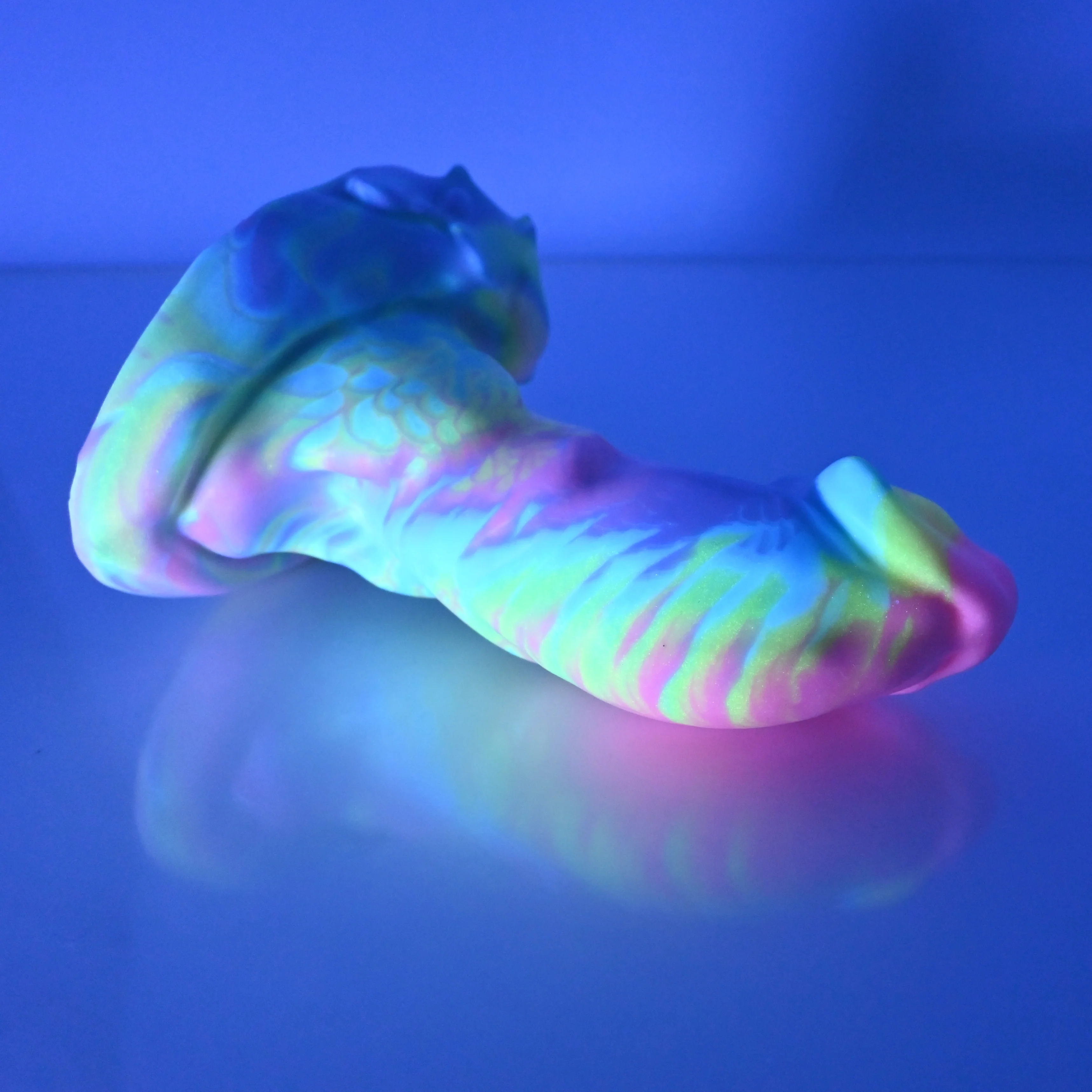R3MCM67 Oberon Medium 0050 UV GITD - Image 3