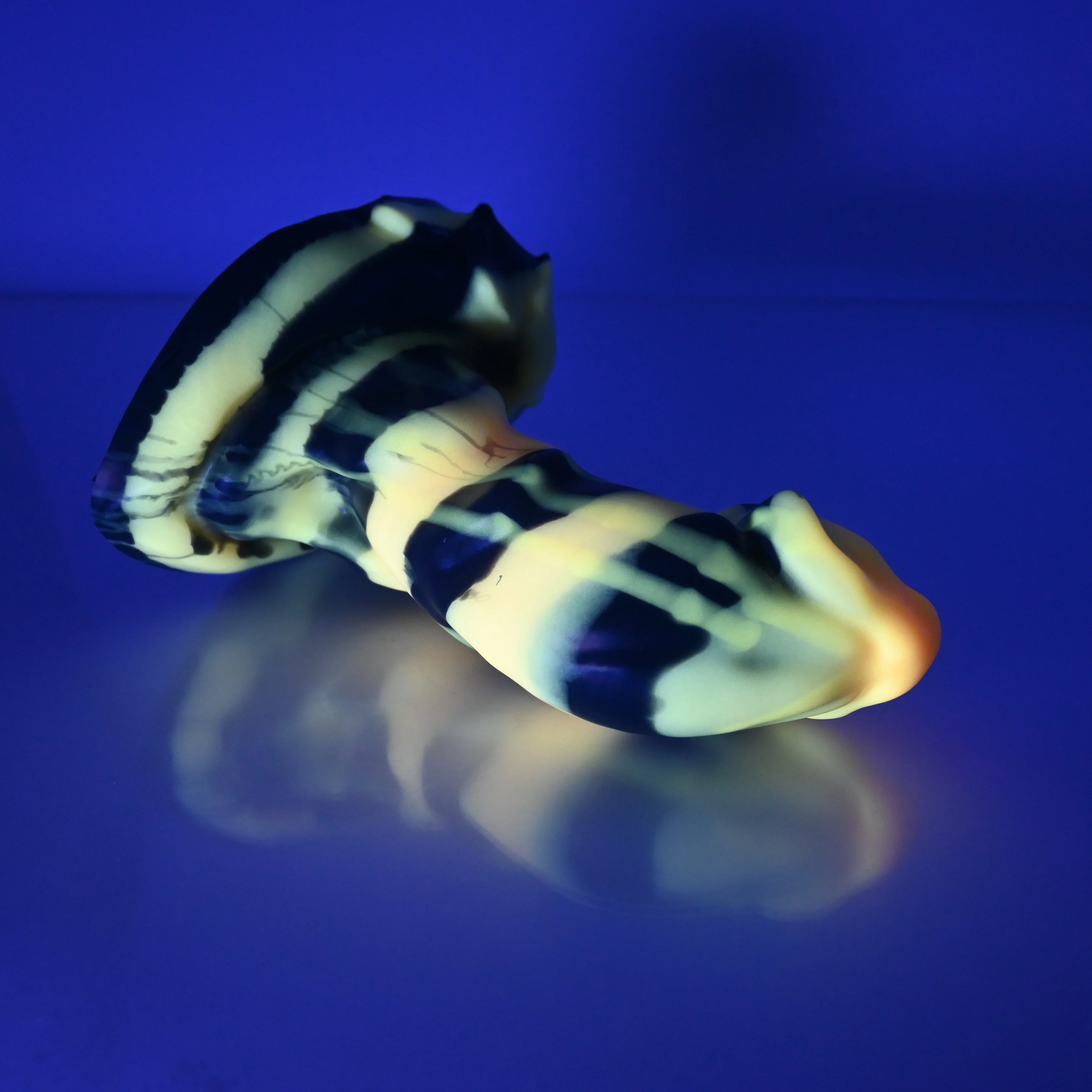 R3MCN84 Oberon Medium 0050 UV GITD - Image 3