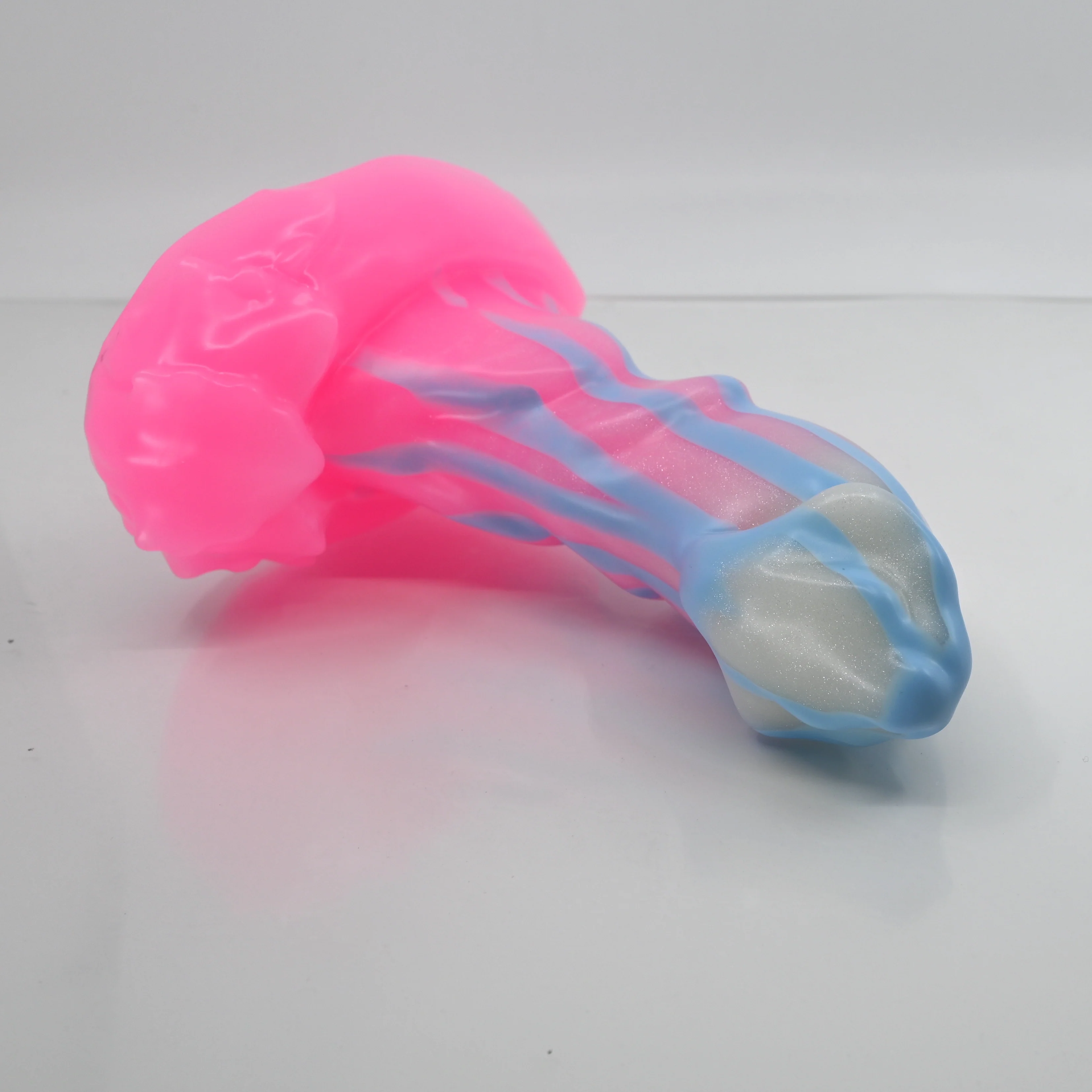 R3SCQ28 Oberon Medium 0030 UV GITD
