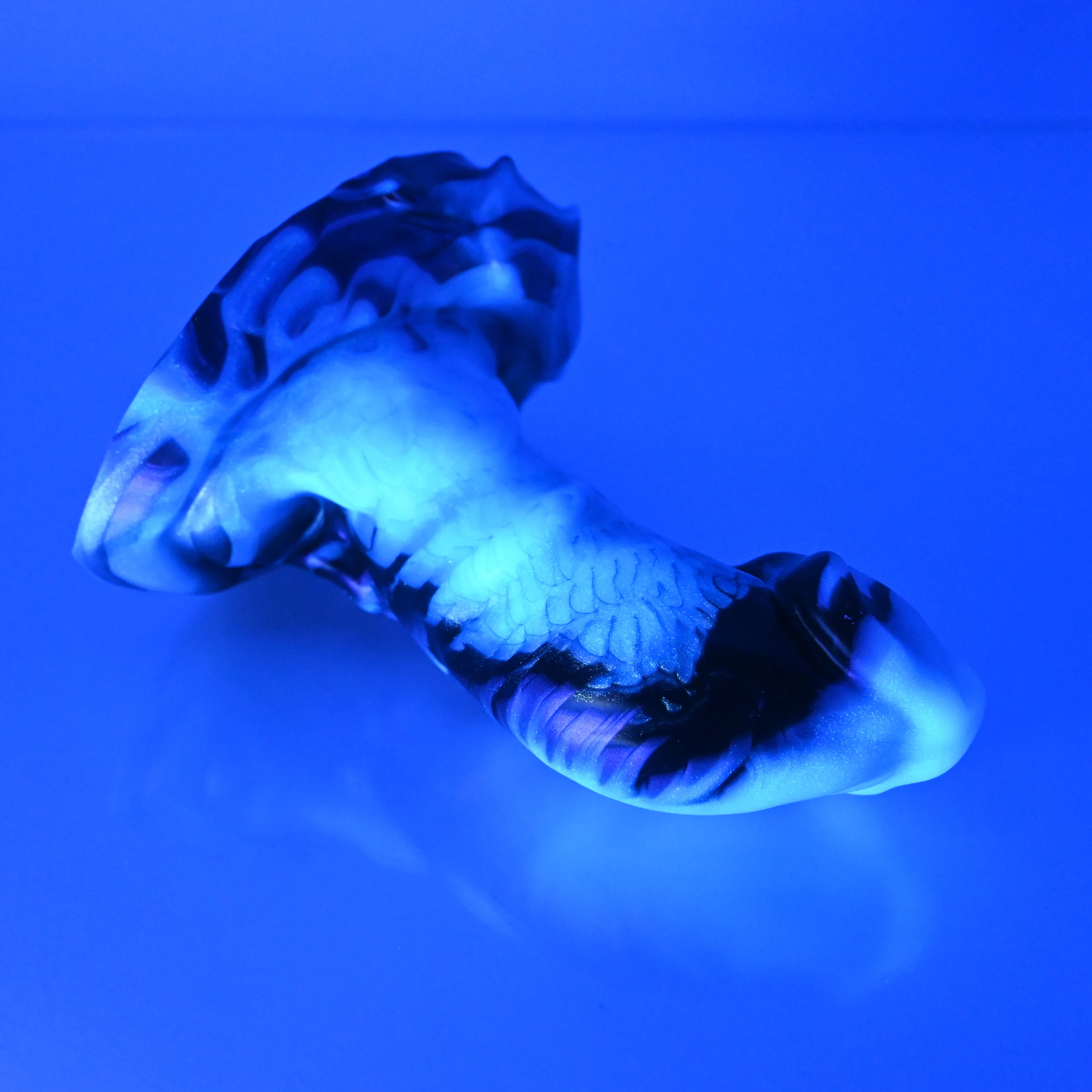 R2MDL85 Oberon Small 0050 UV GITD CS - Image 3