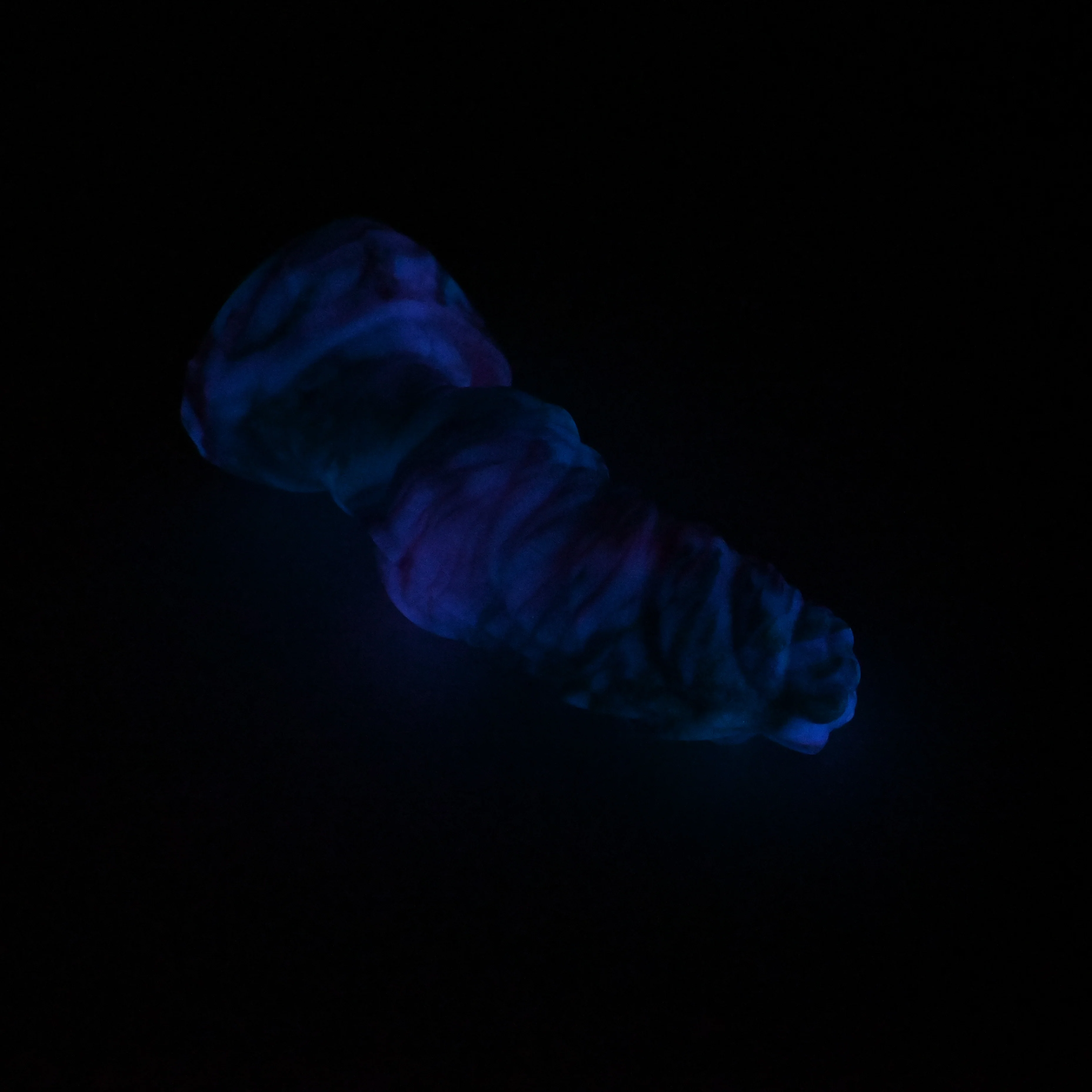 P2SHQ87 Pluto Small 0030 UV GITD - Image 4