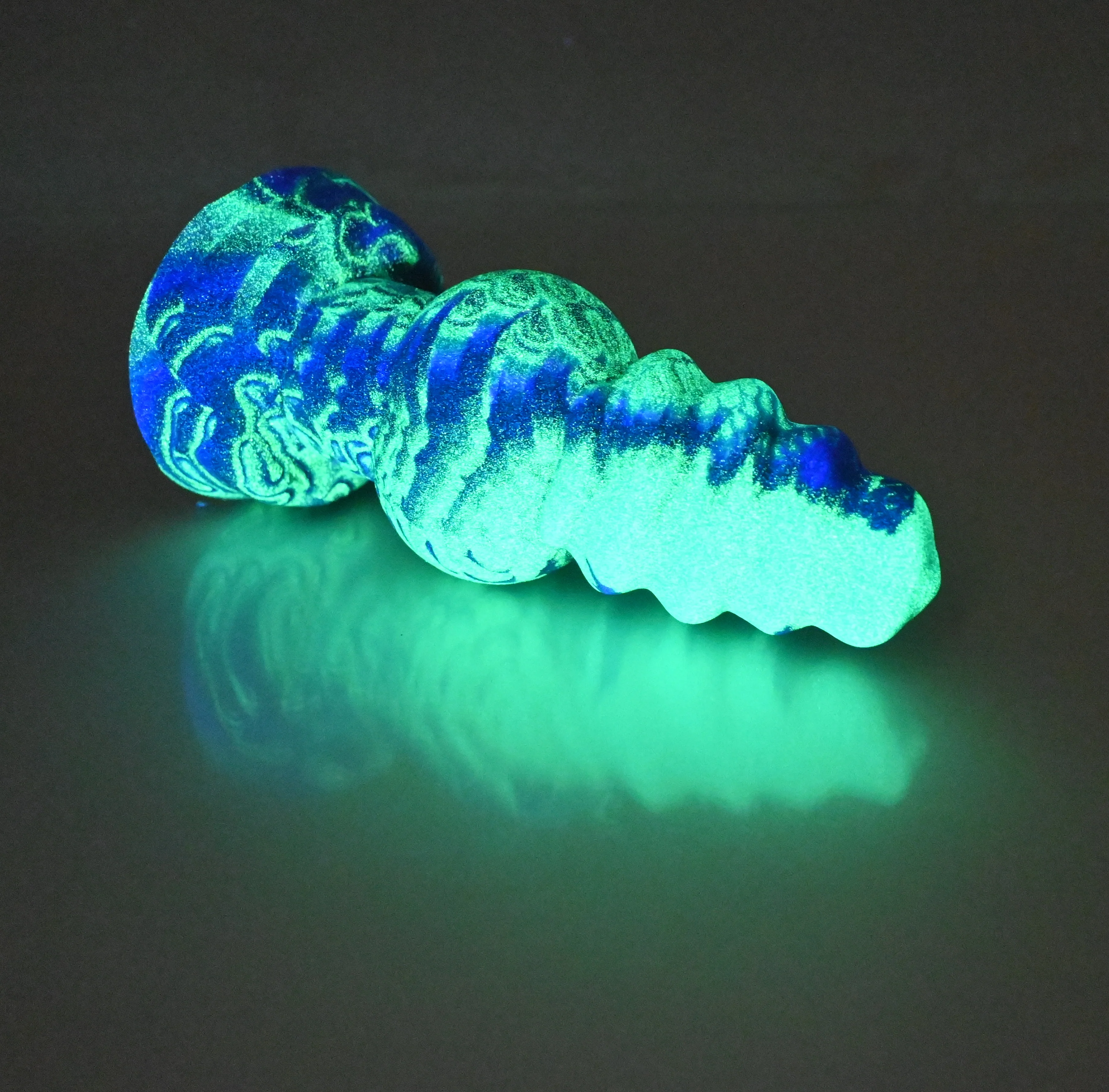 P2MCN71 Pluto Small 0050 UV GITD - Image 4
