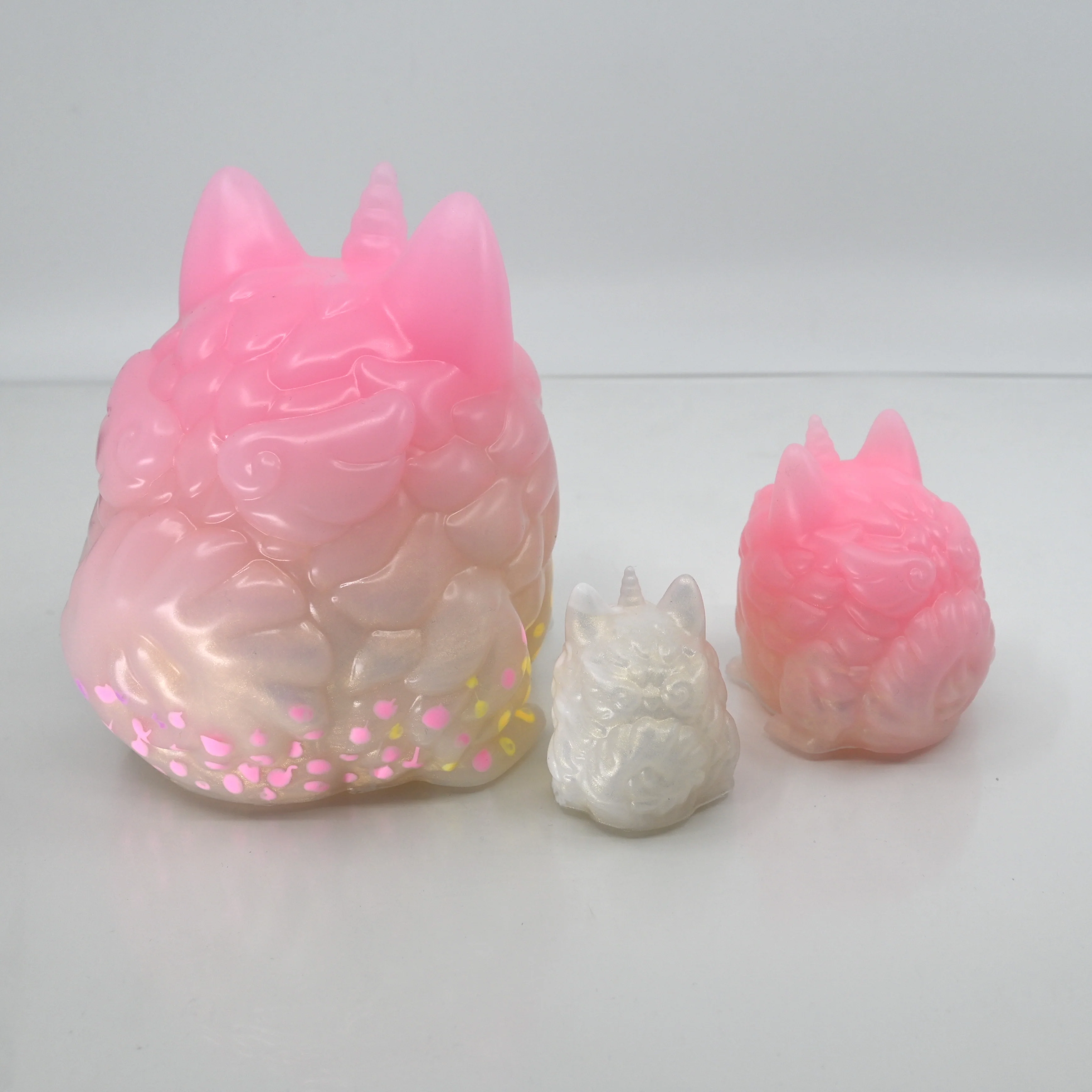 3PSCU66 Puppicorn Large and Friends 0030 UV GITD - Image 4
