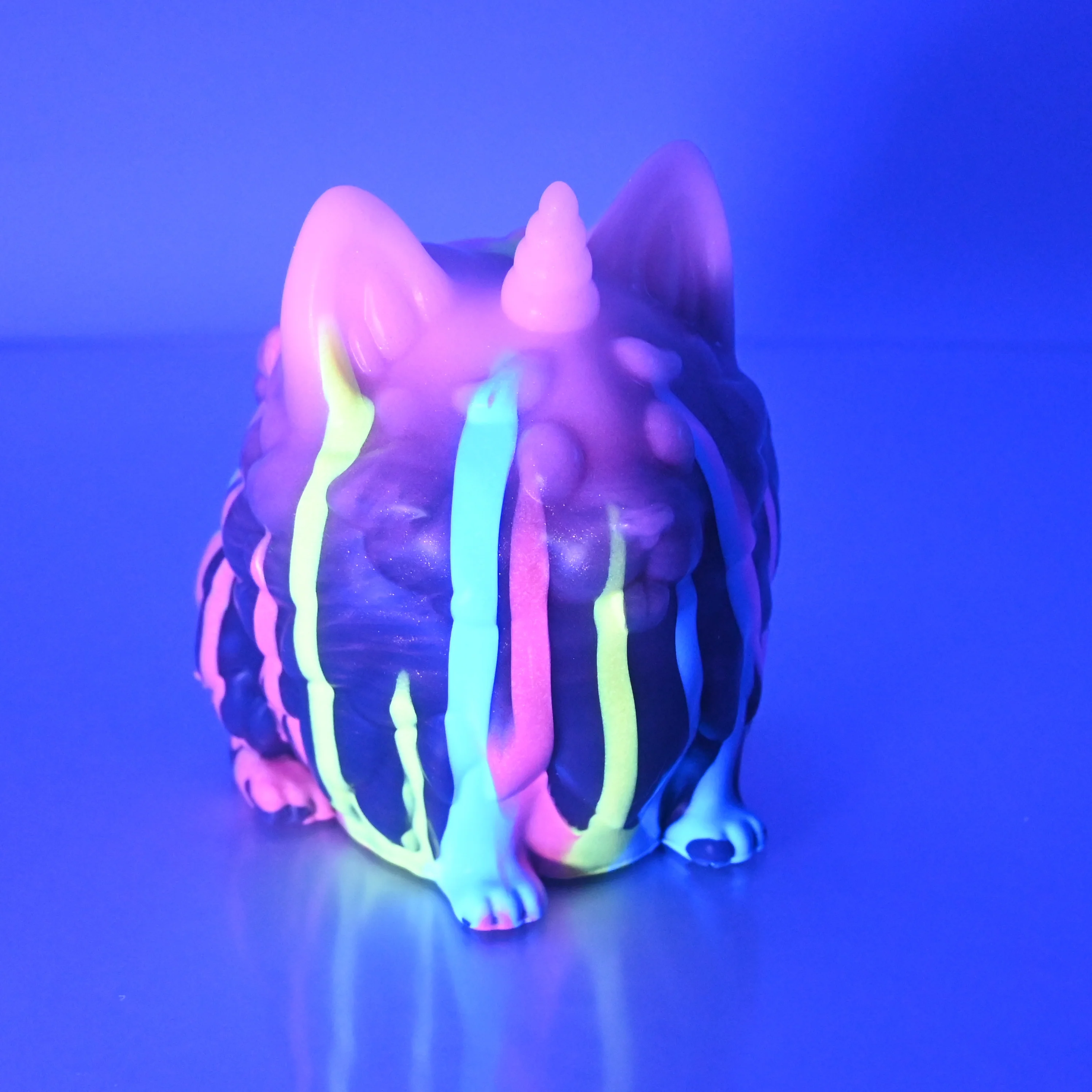 1PSCU62 Puppicorn Large 0030 UV GITD - Image 3