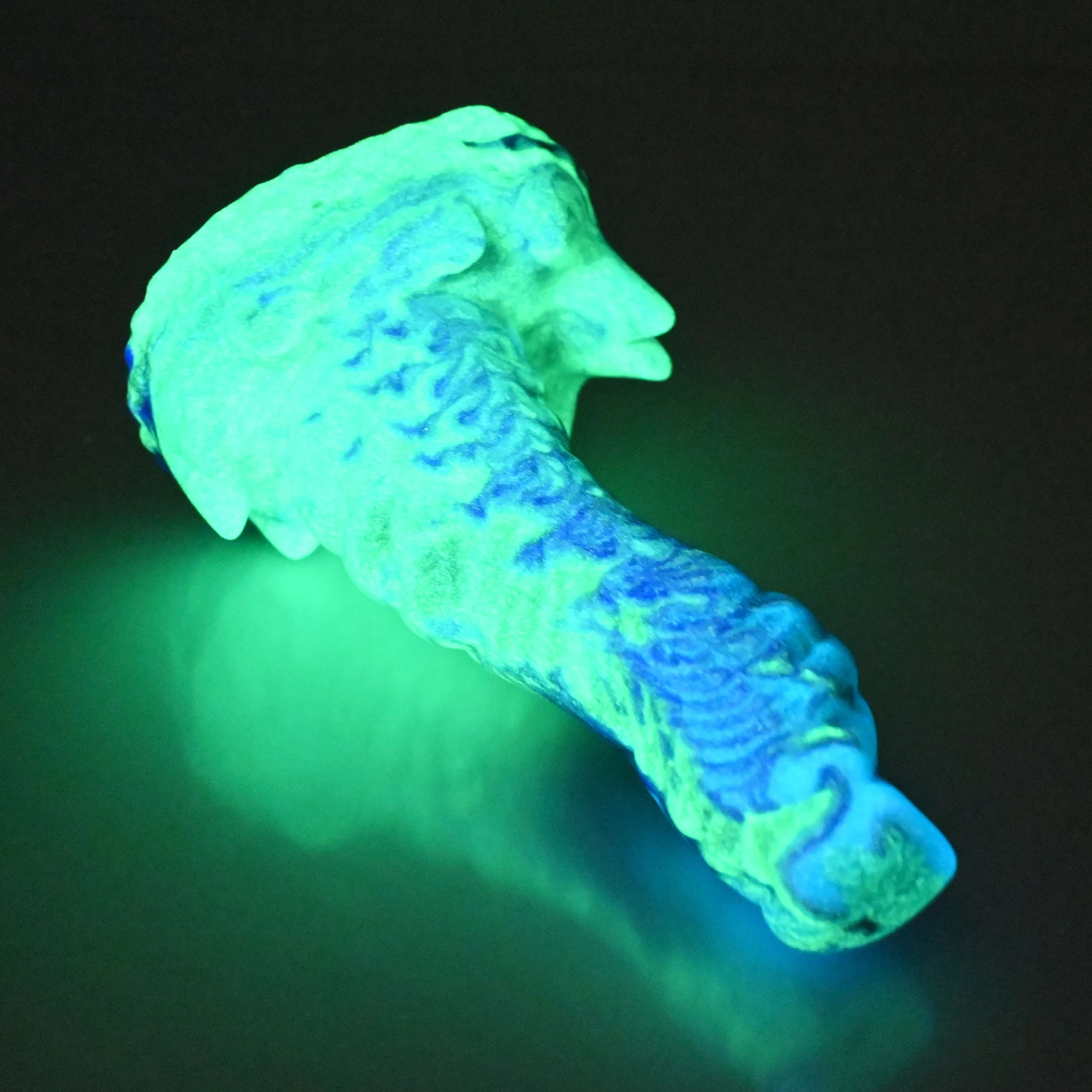 S2MBB94 Snark Small Medium GITD - Image 3