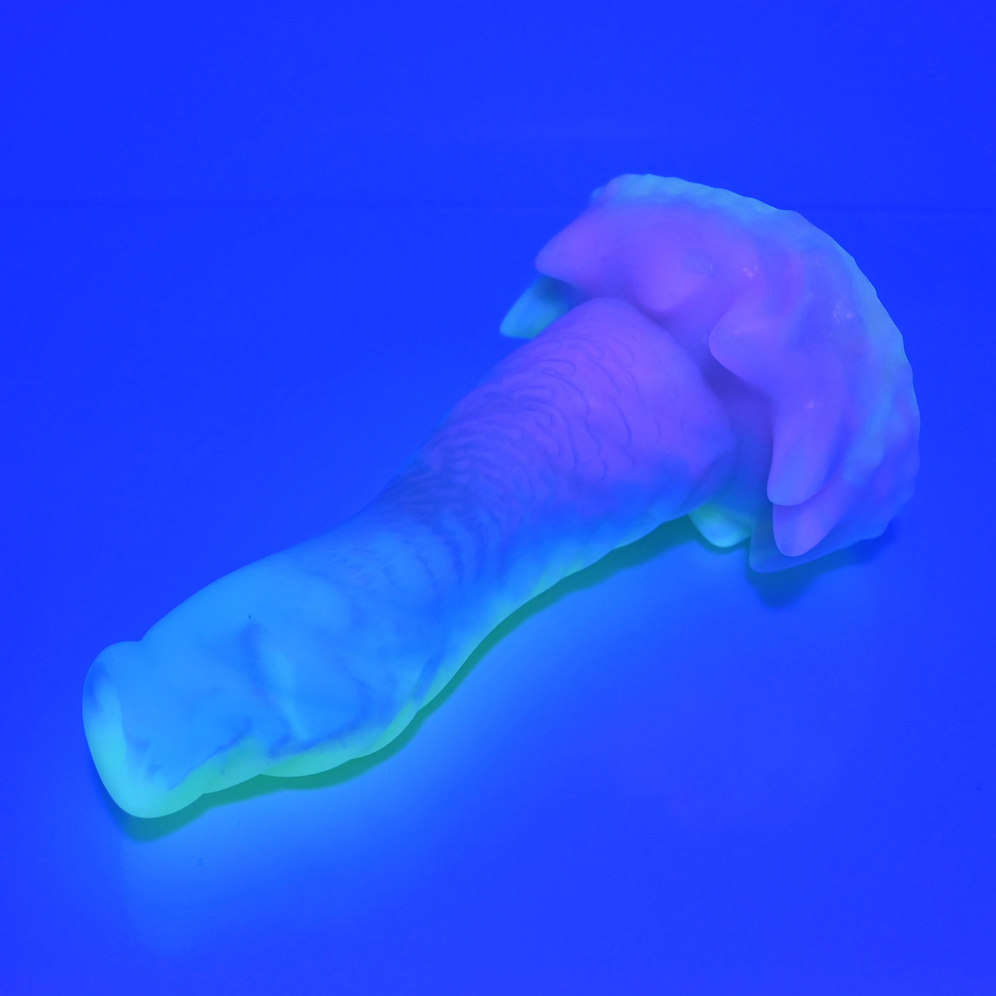 S3MBD20 Snark Medium Medium UV GITD - Image 4