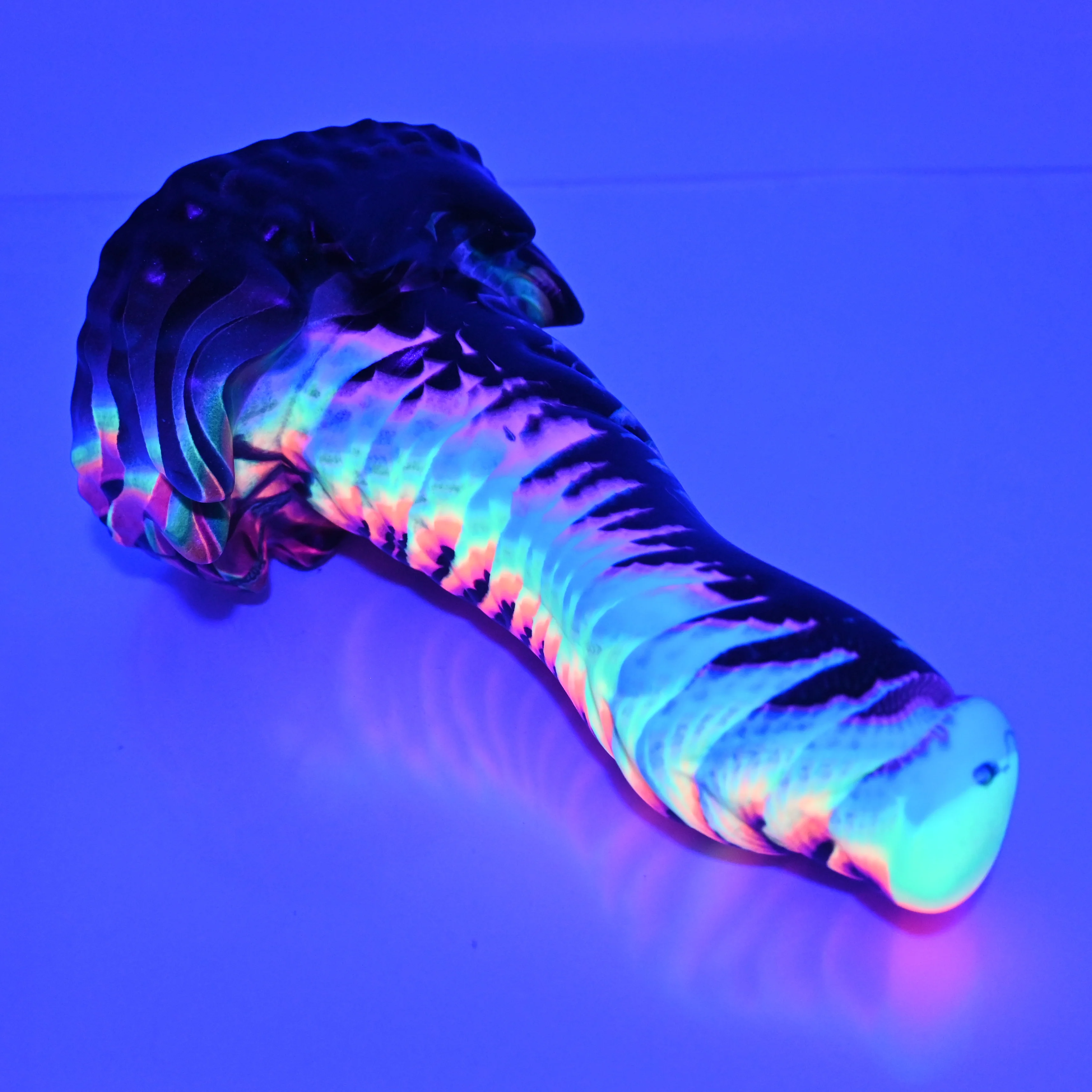 S3SBE86 Snark Medium Soft UV GITD - Image 4
