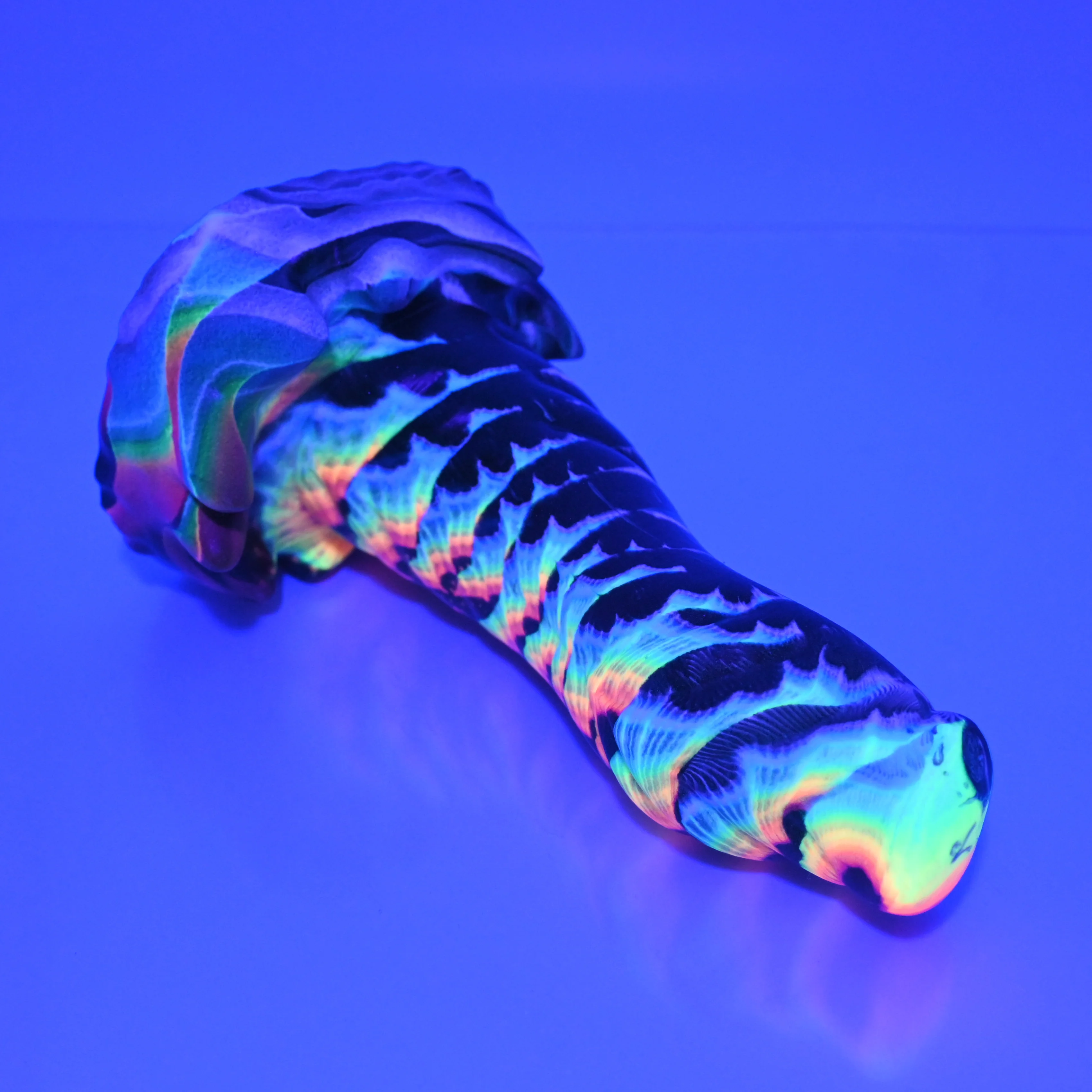 S3SBF89 Snark Medium Soft UV GITD - Image 4