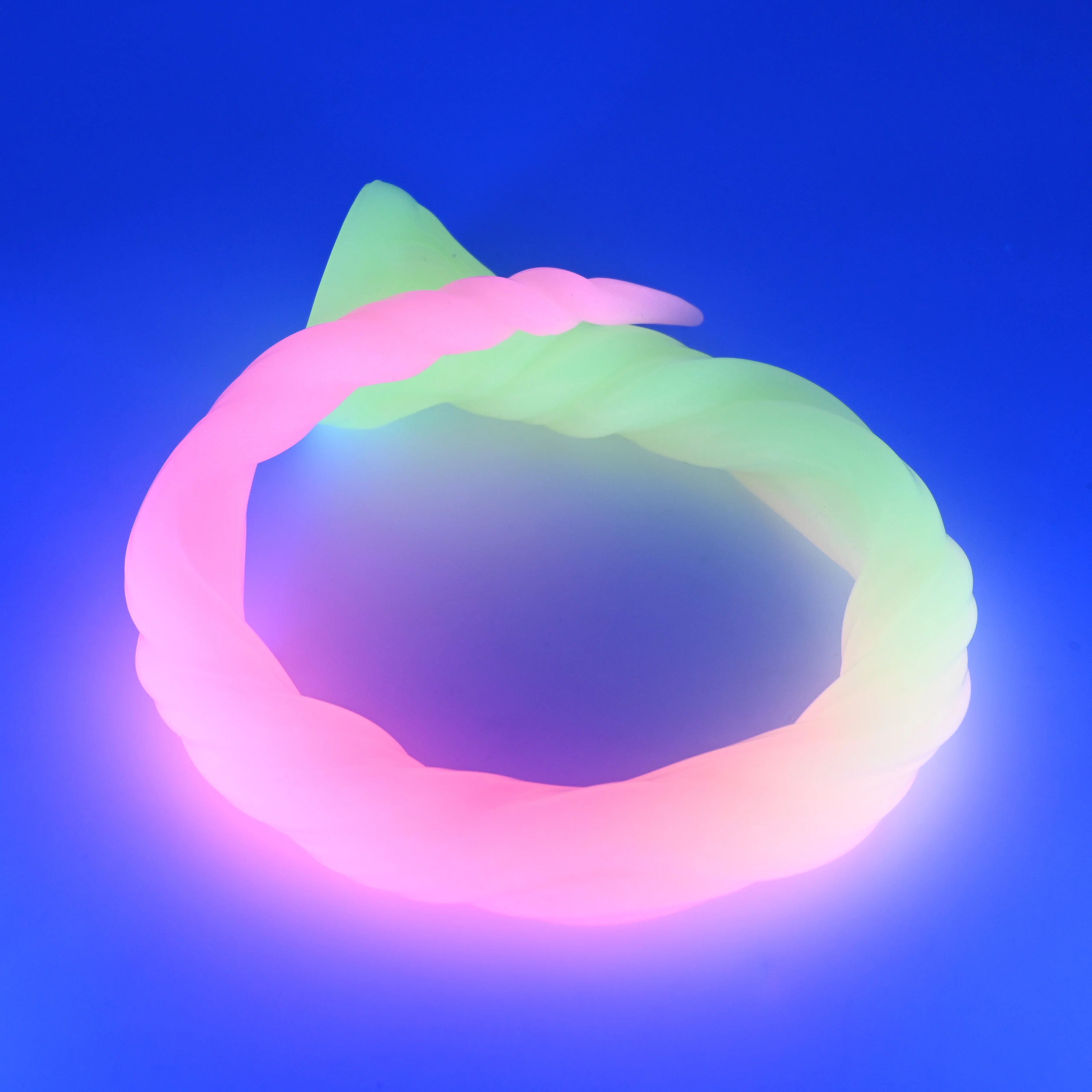S4SJE57 Sera's Horn Large 0030 UV GITD - Image 2