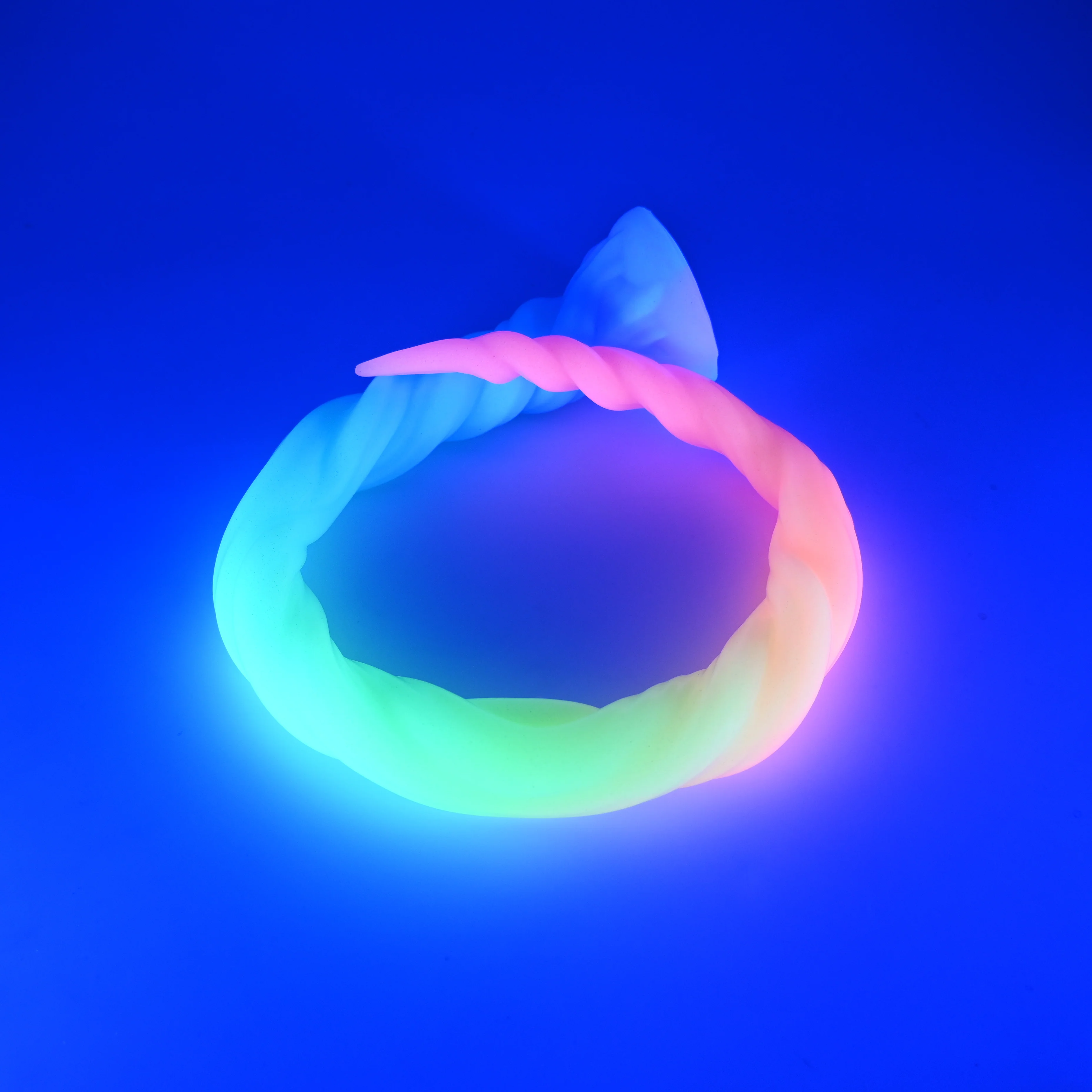 S4MJM18 Sera's Horn Large 0050 UV GITD - Image 2