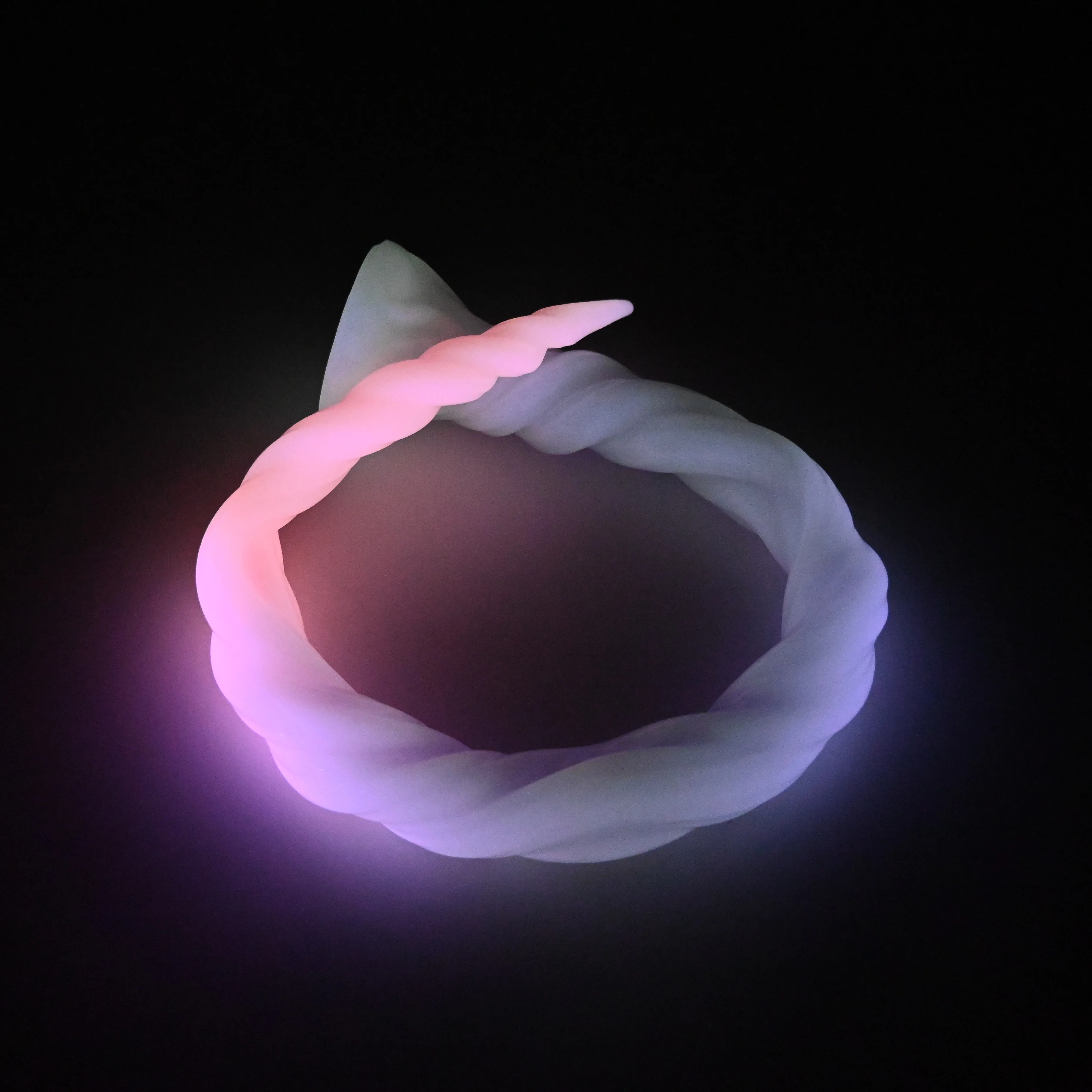 S4MJM19 Sera's Horn Large 0050 UV GITD - Image 3