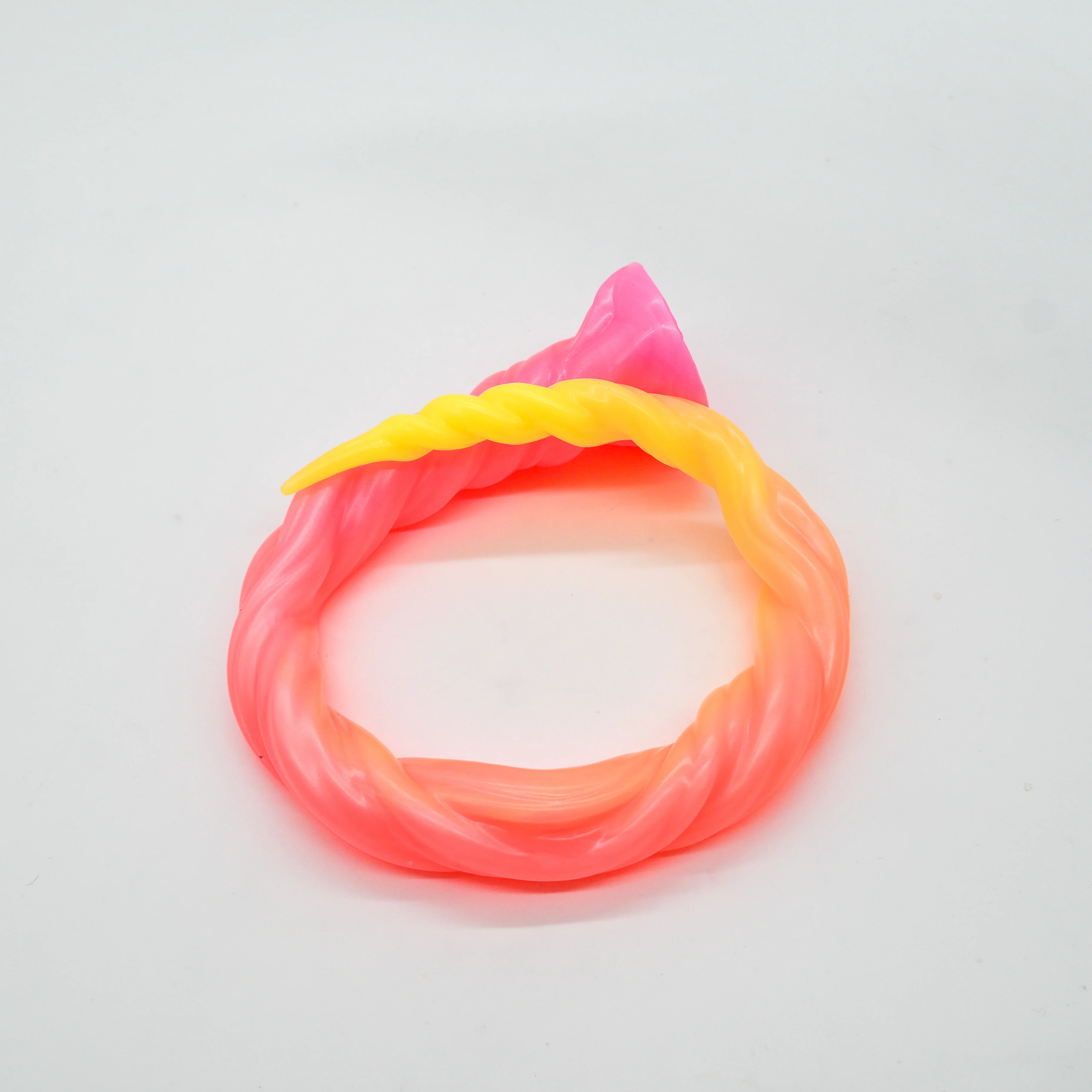 S4SJW07 Sera's Horn Large 0030 UV