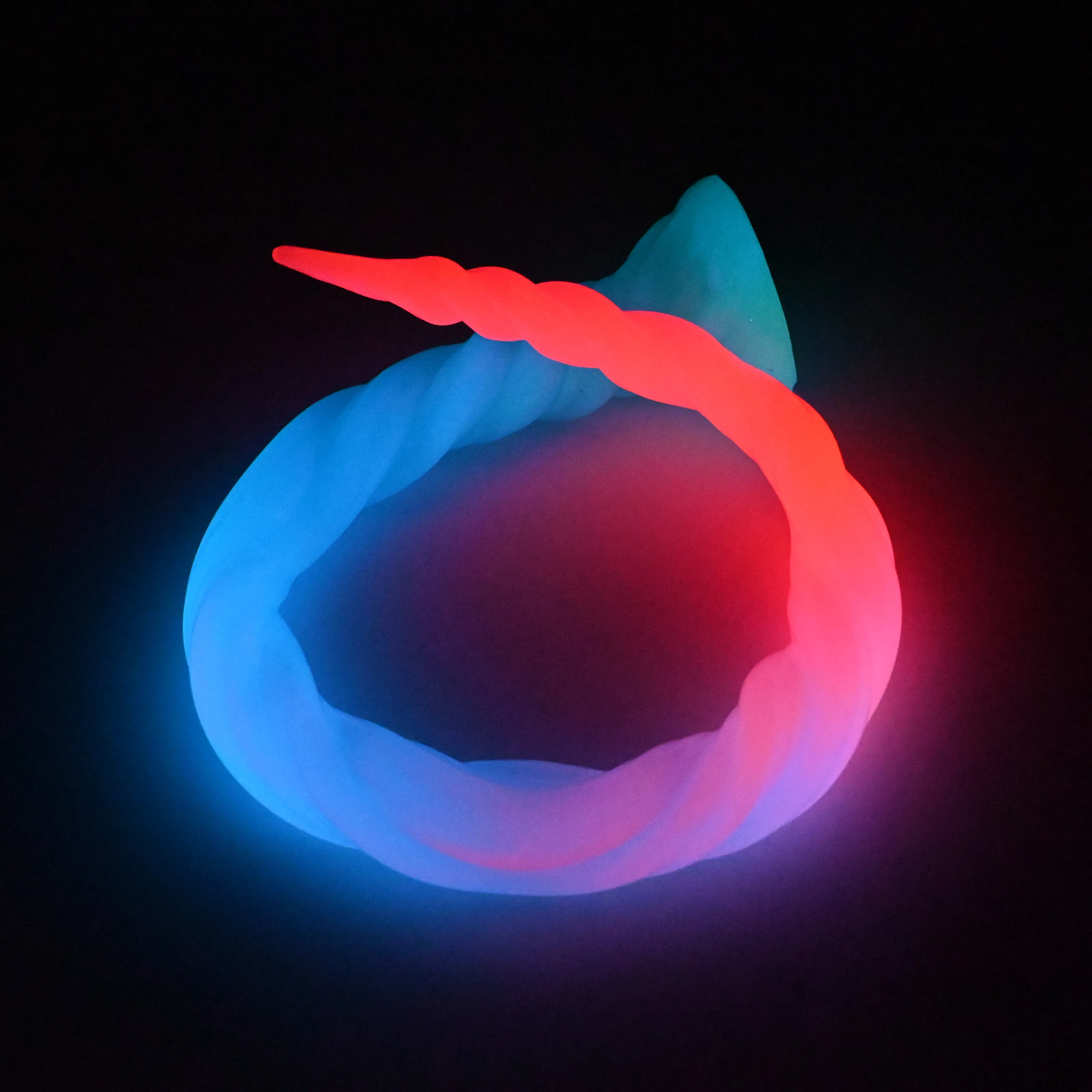 S4MKA09 Sera's Horn Large 0050 UV GITD - Image 3