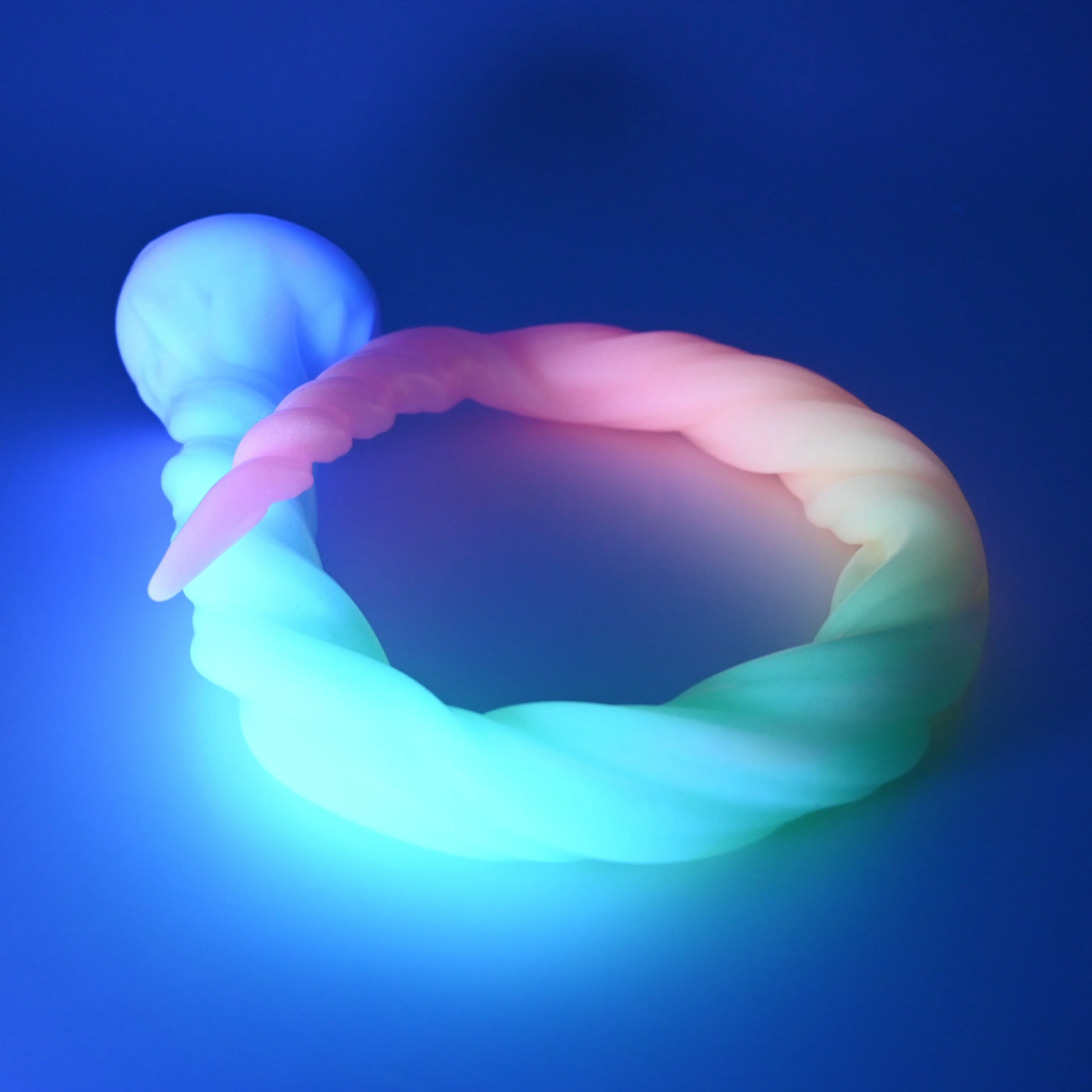 S4MGL66 Sera's Horn Large 0050 UV GITD - Image 3