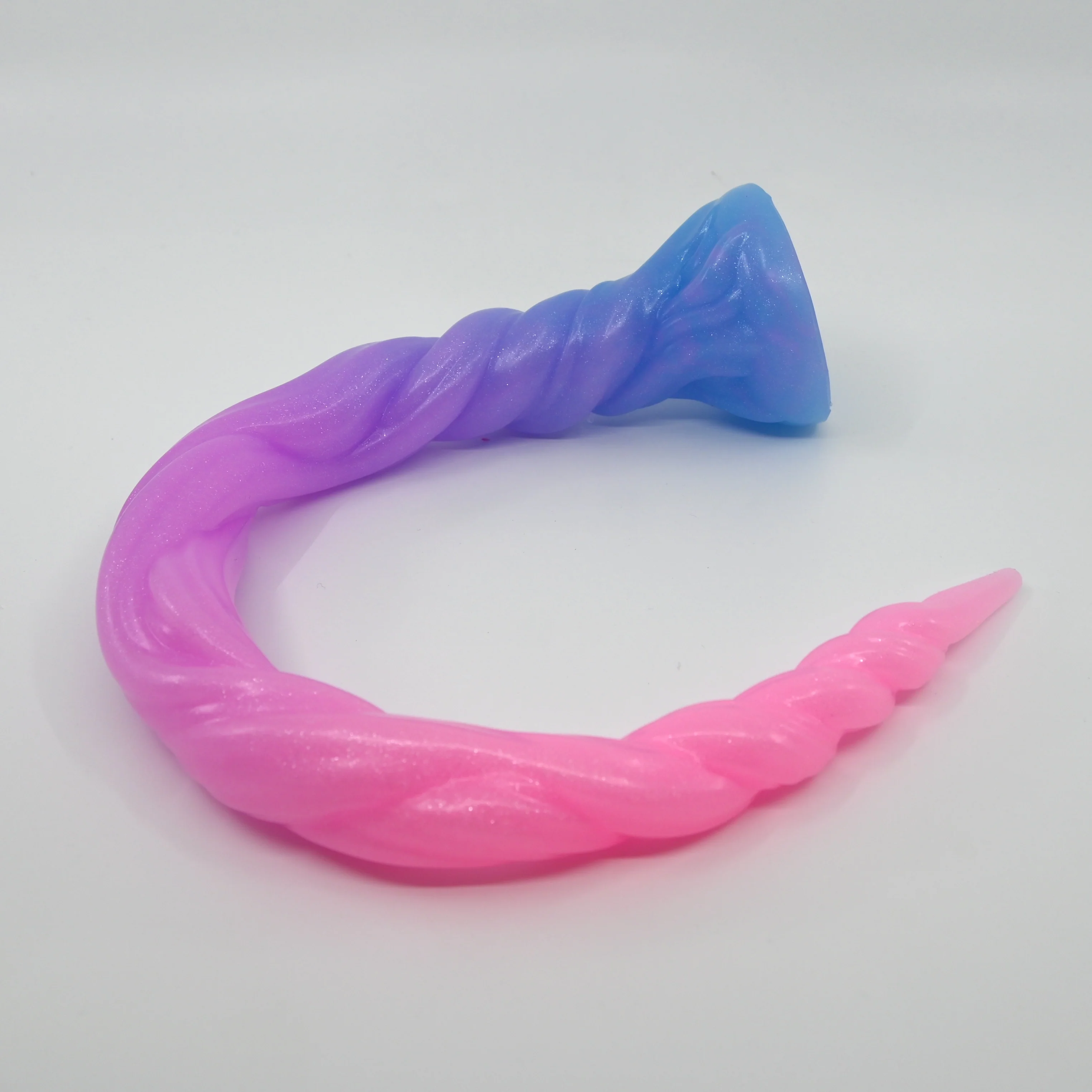 S3MGU01 Sera's Horn Medium 0050 UV GITD - Image 2