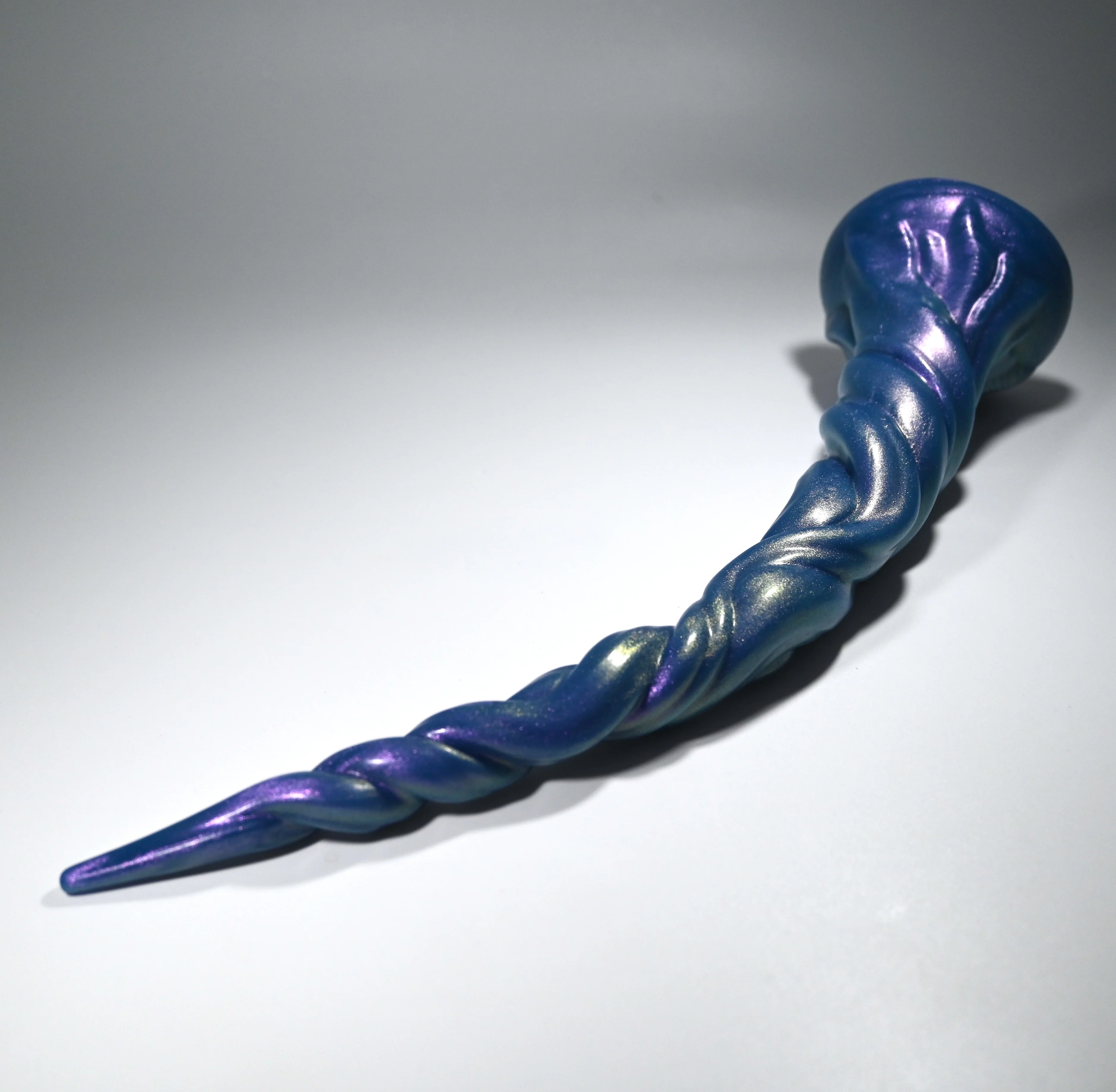 S2MGF64 Sera's Horn Small 0050 CS