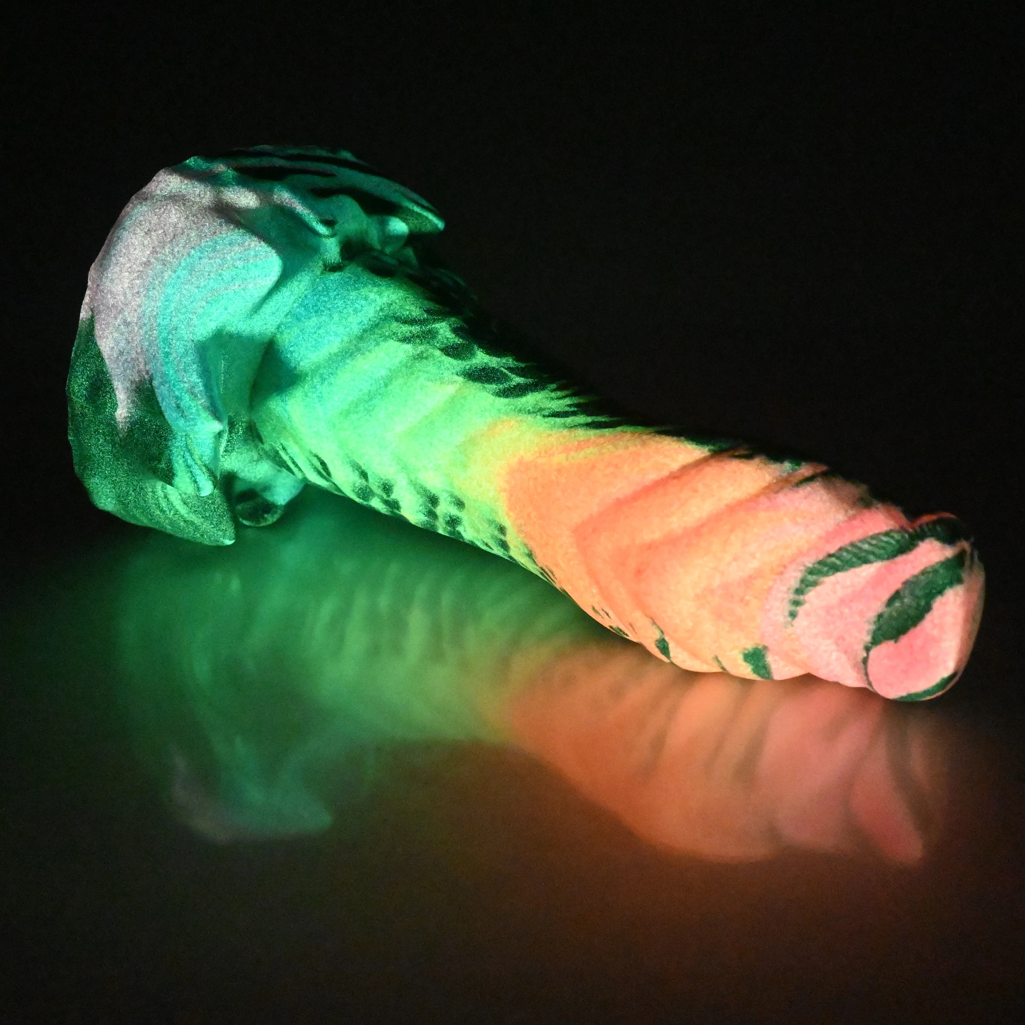 S4SCF53 Snark Large 0030 UV GITD - Image 4