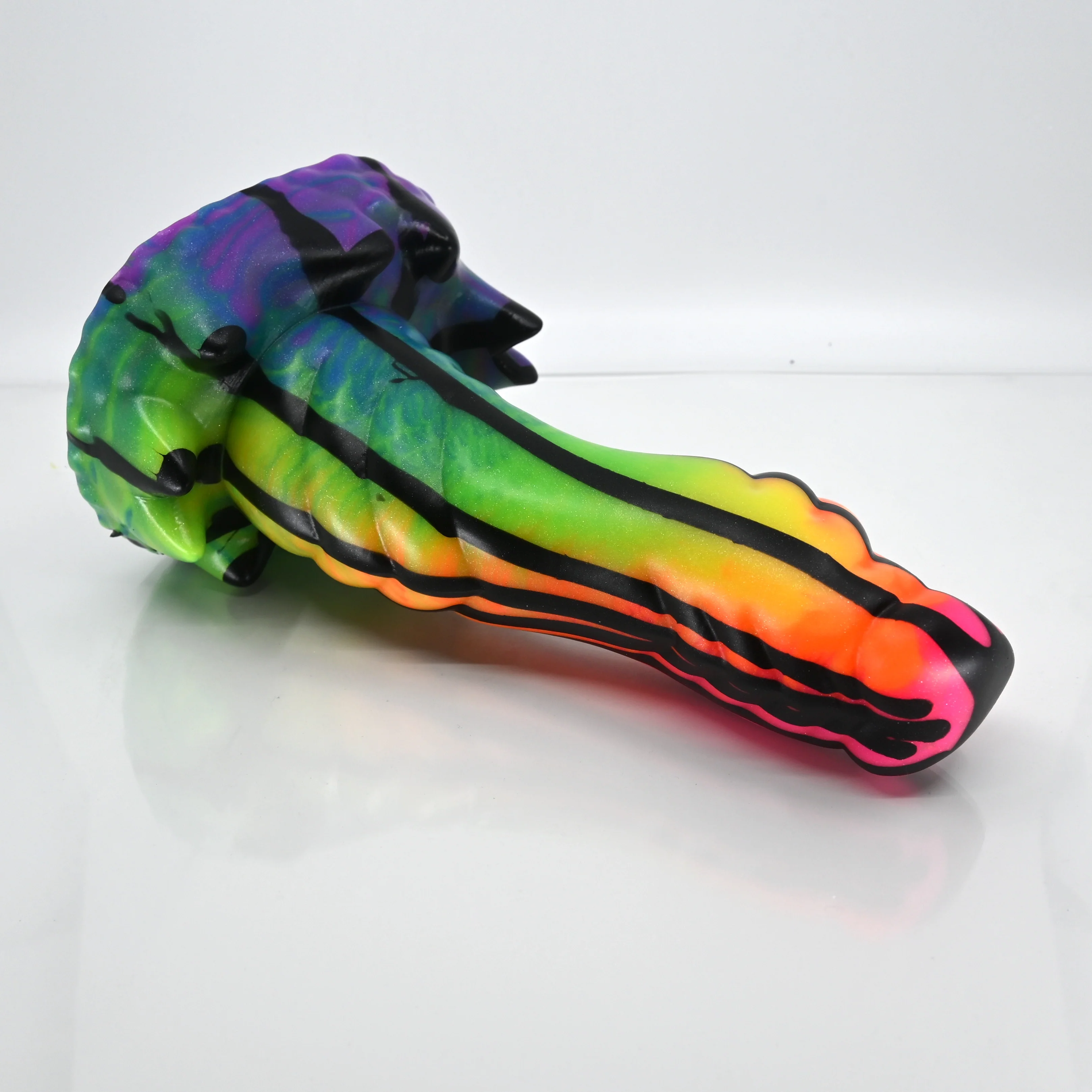 S4MCD21 Snark Large 0050 UV GITD - Image 2