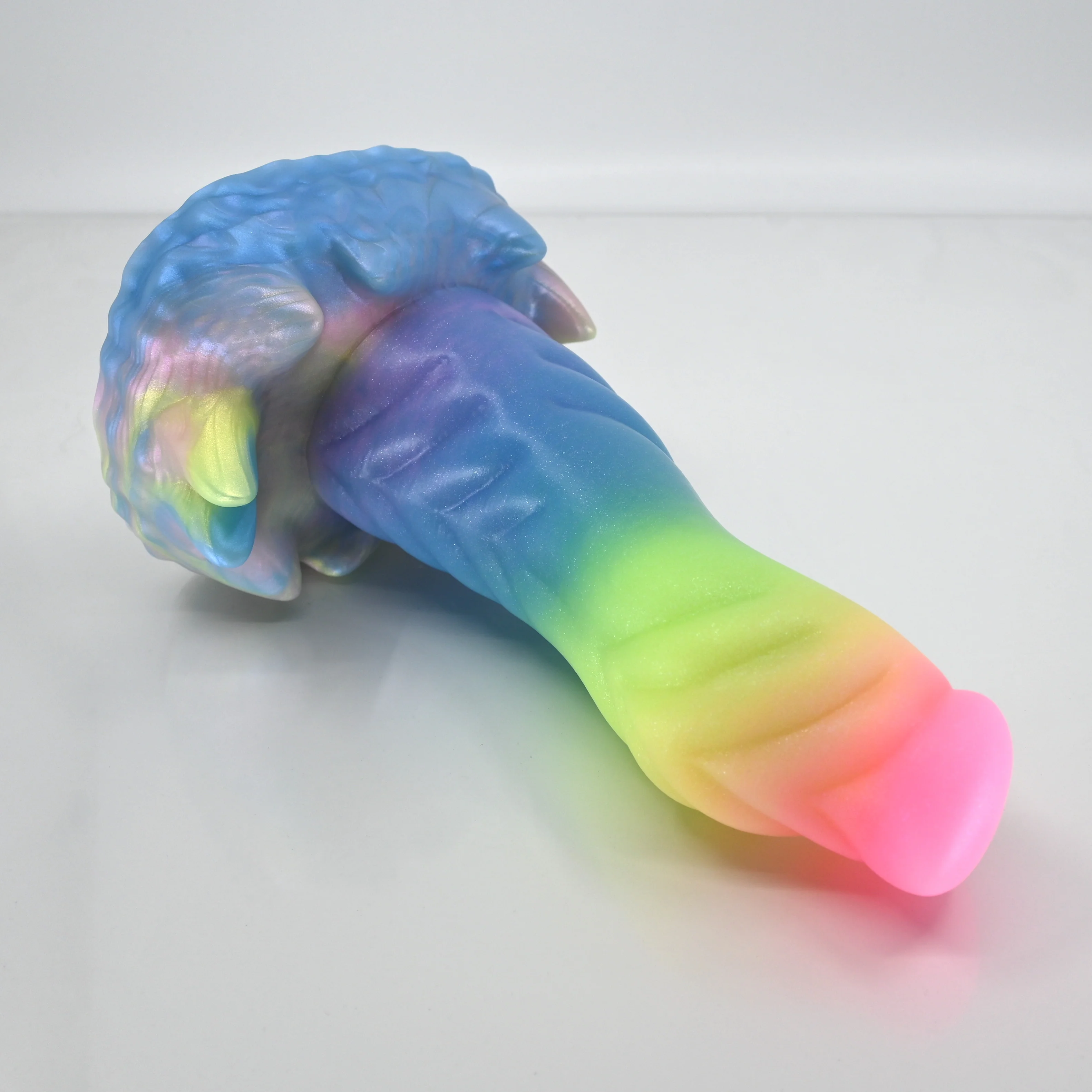 S3MBQ17 Snark Medium 0050 UV GITD